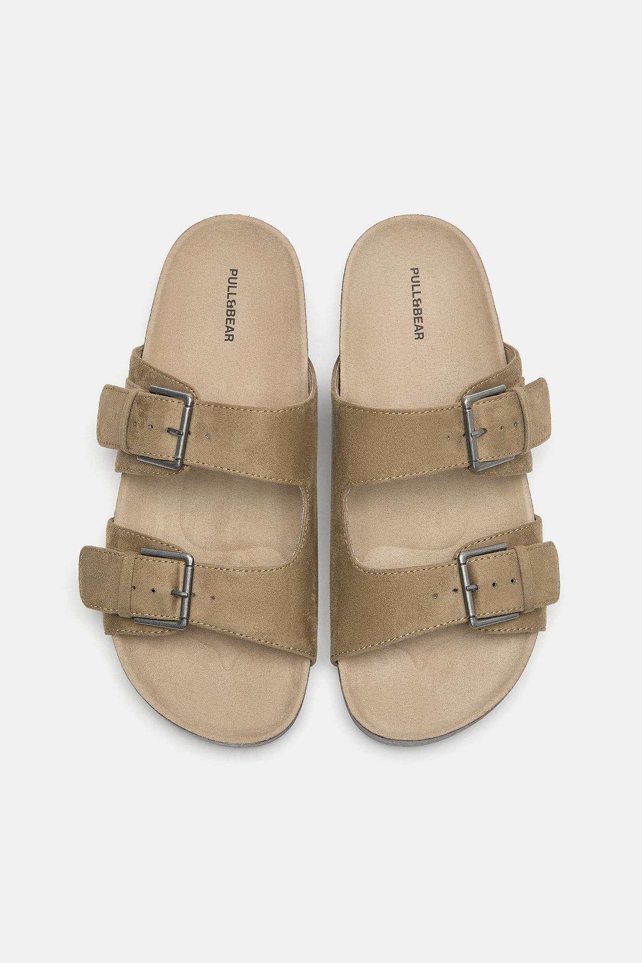 Buckled sandals — Ecru