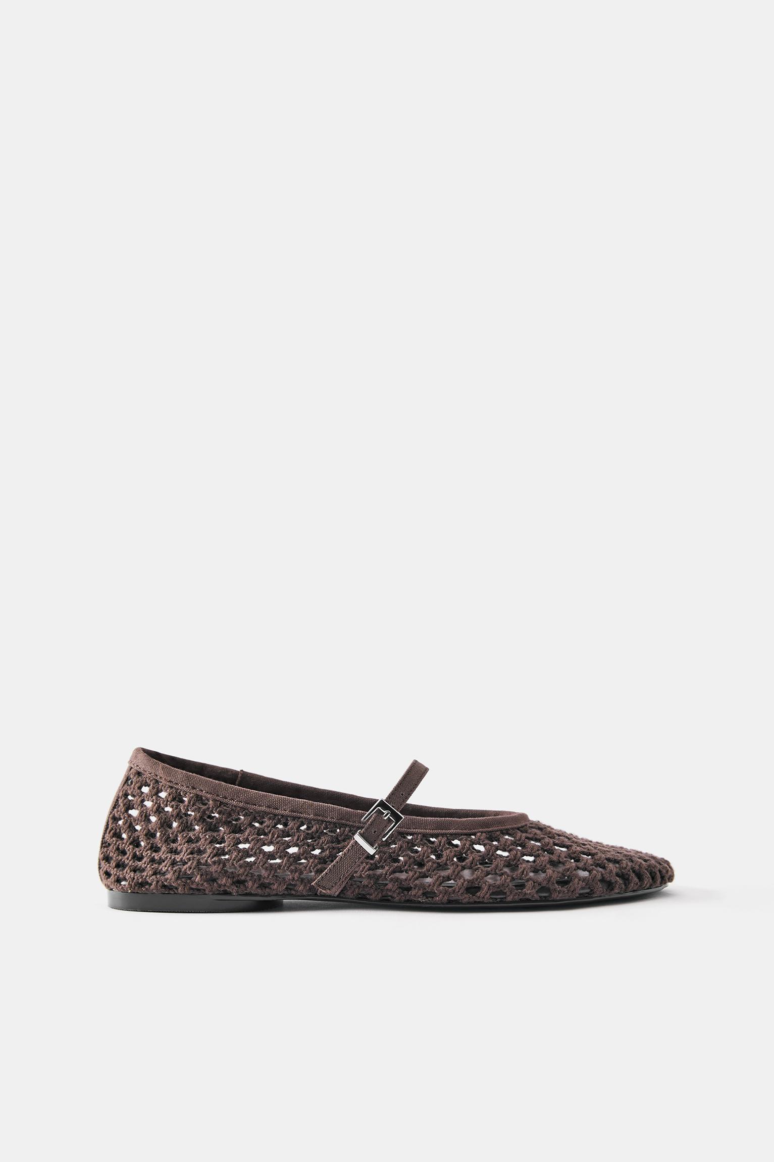 Crochet ballerina shoes — Brown