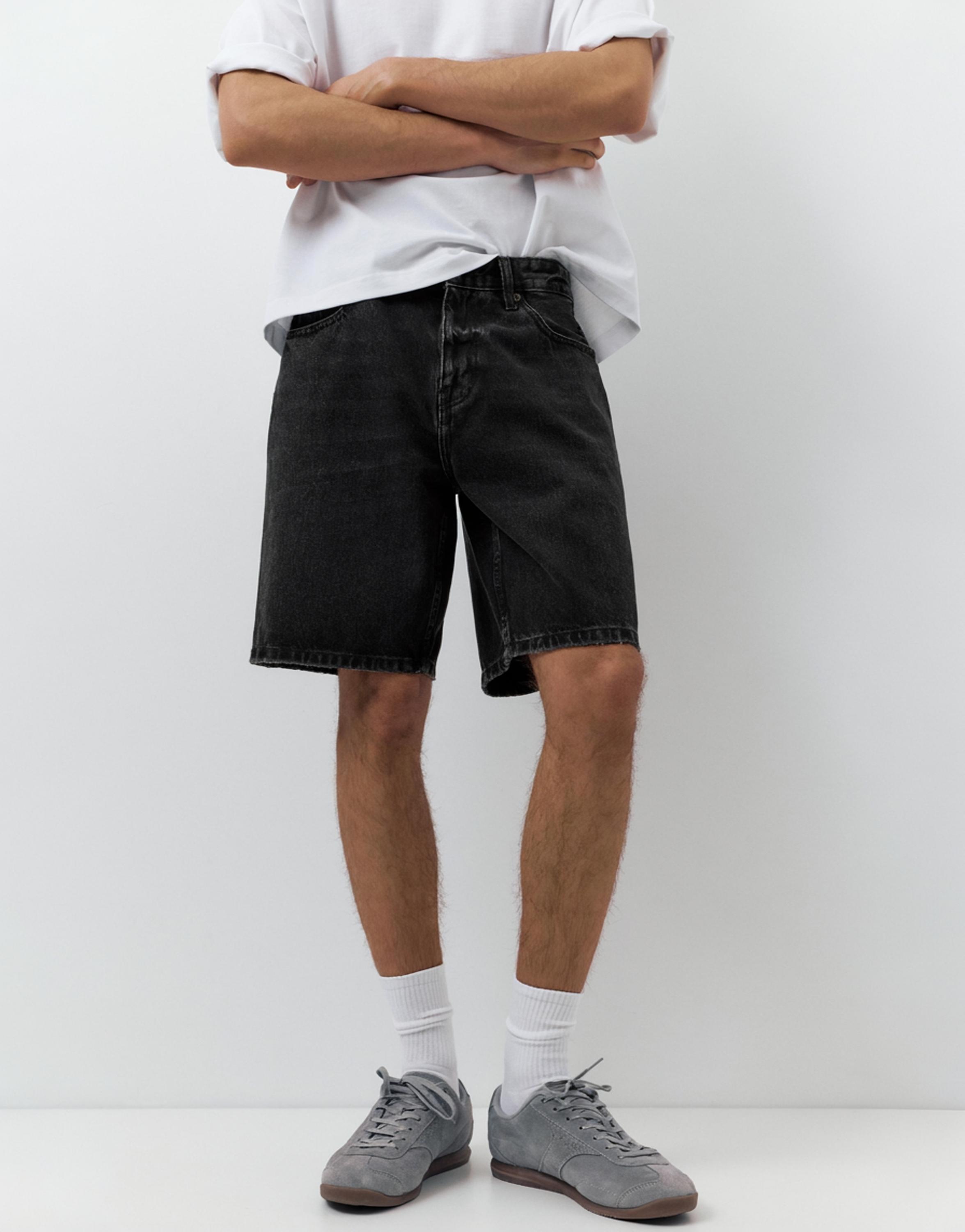 Standart kesim distressed denim bermuda - Görsel 36