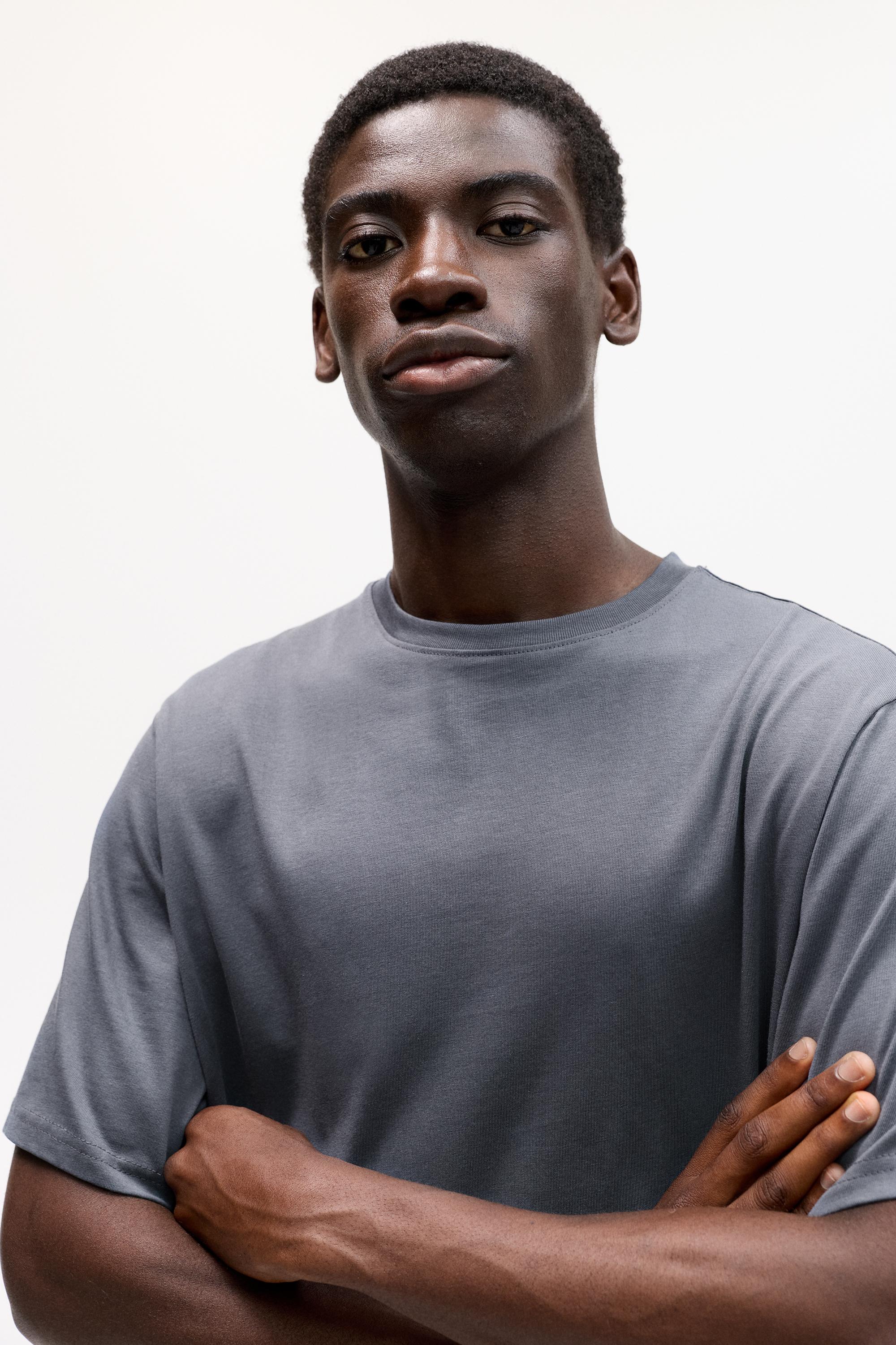 Basic kısa kollu pamuklu tişört - Görsel 63