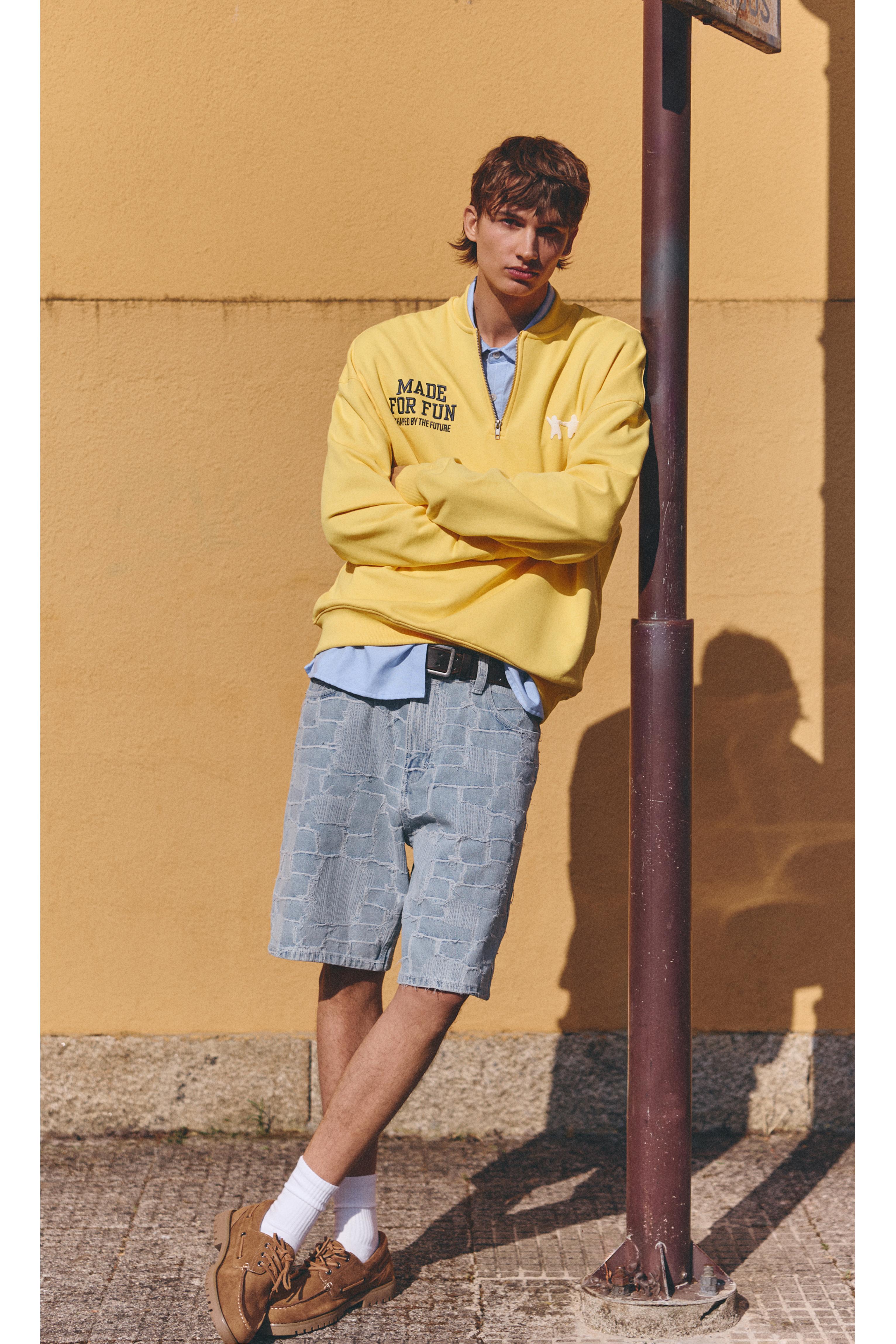 Graphic quarter-zip sweatshirt — Yellow