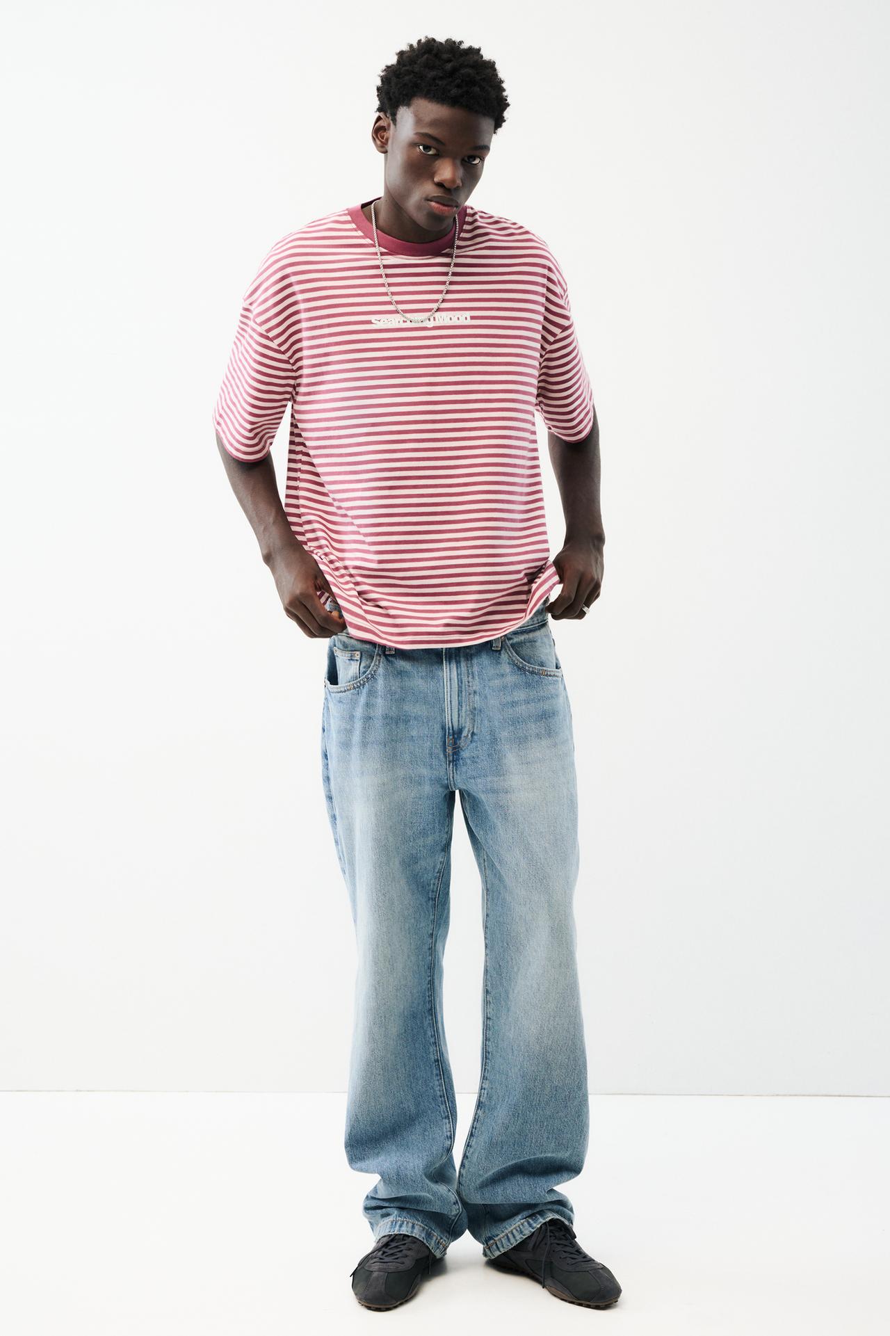 Striped T-shirt with text — Burgundy