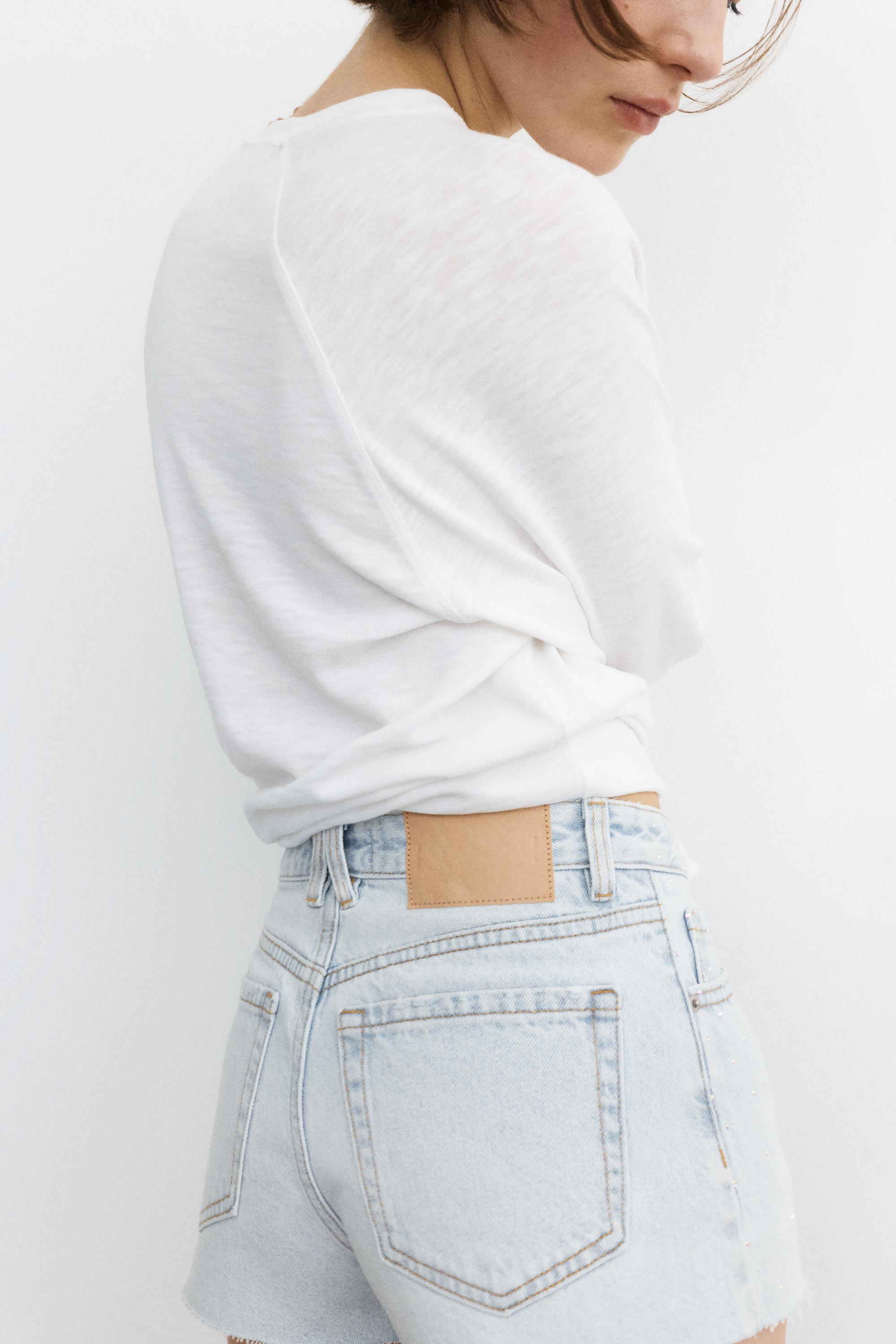 Mid-waist rhinestone denim shorts — Pale blue