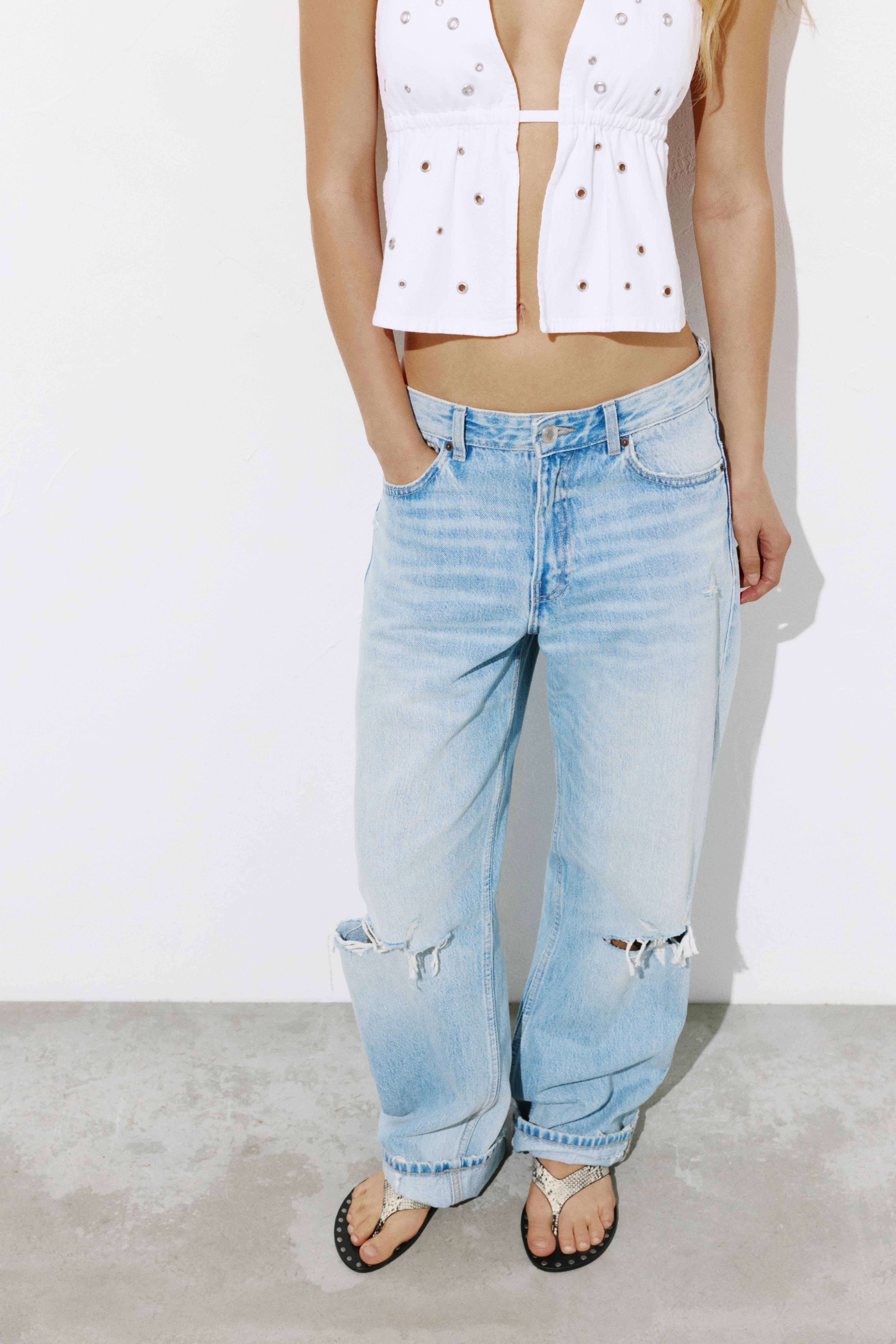 Flat studded sandals — Contrast