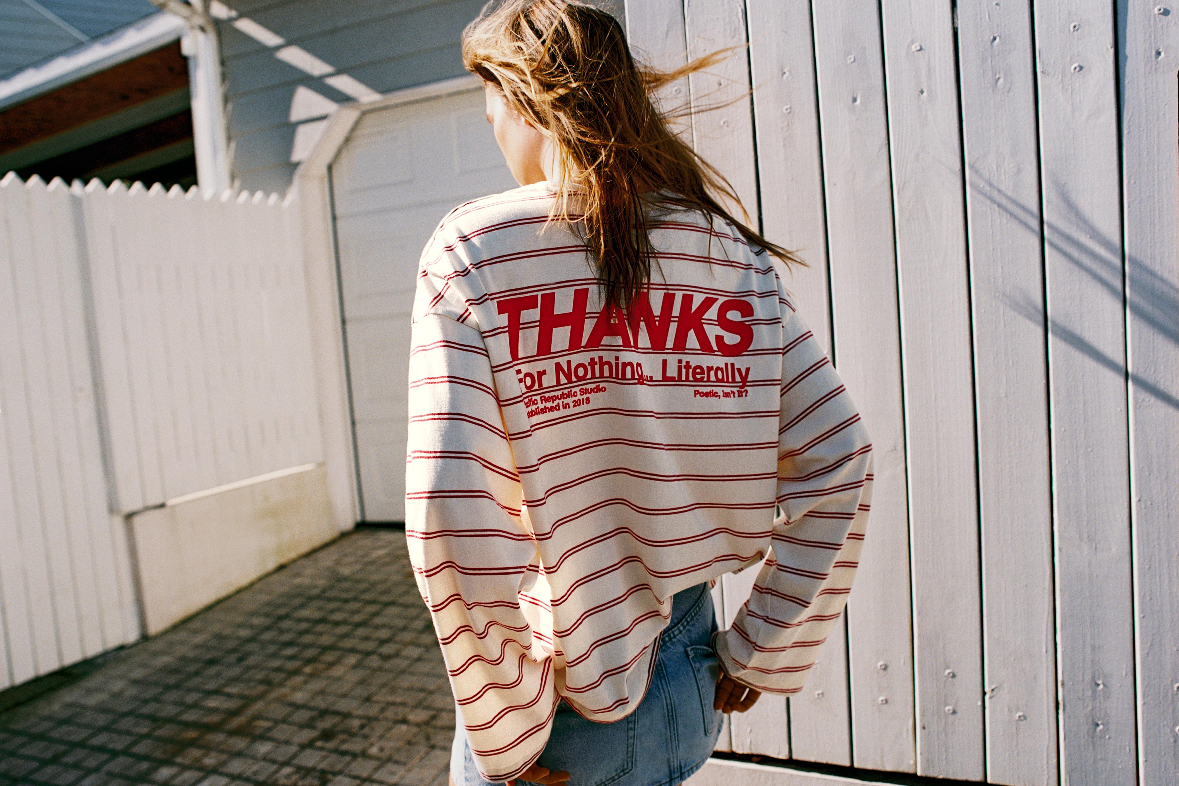 Çizgili ve yazılı t-shirt - Görsel 18