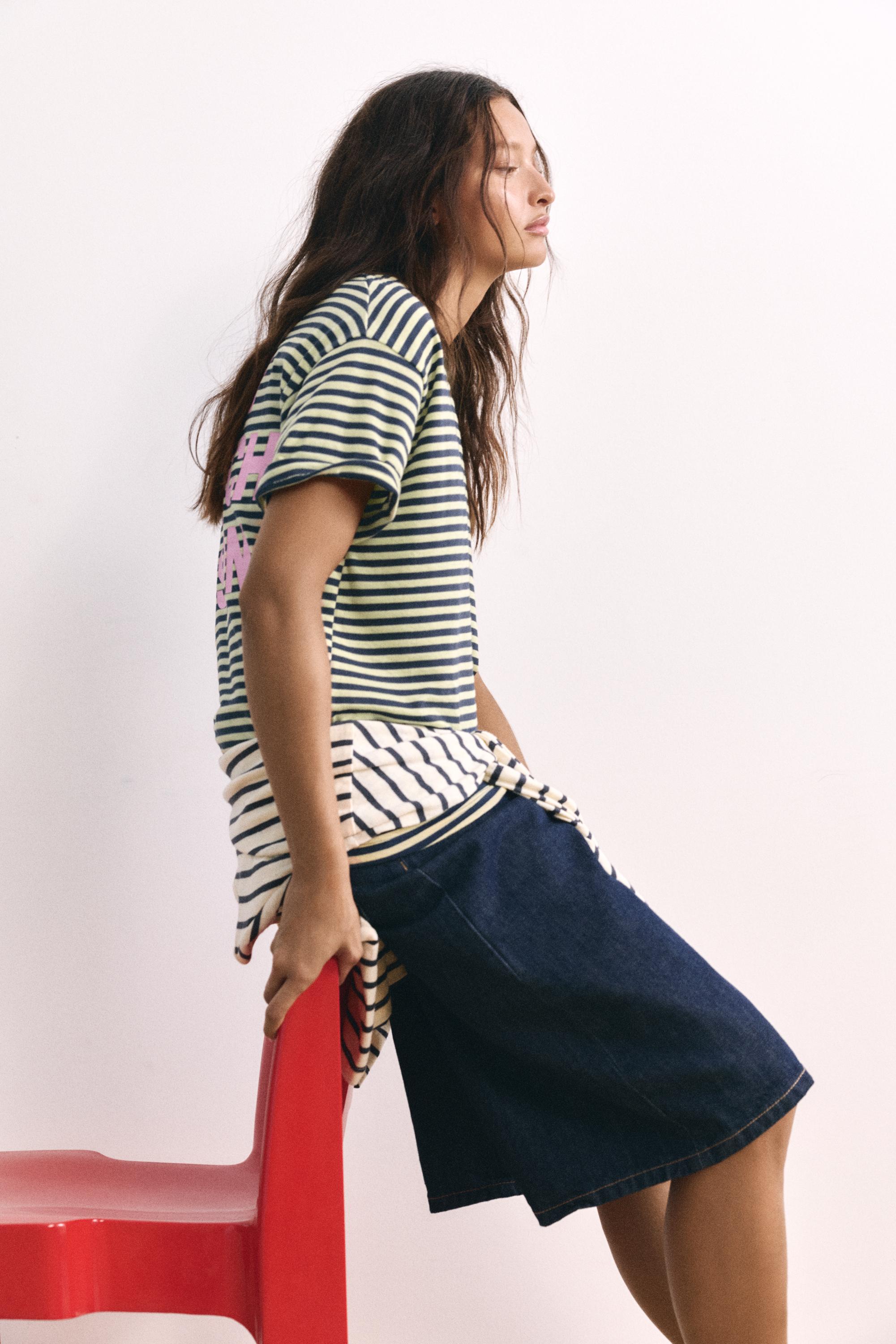 Striped T-shirt with text — Dark navy