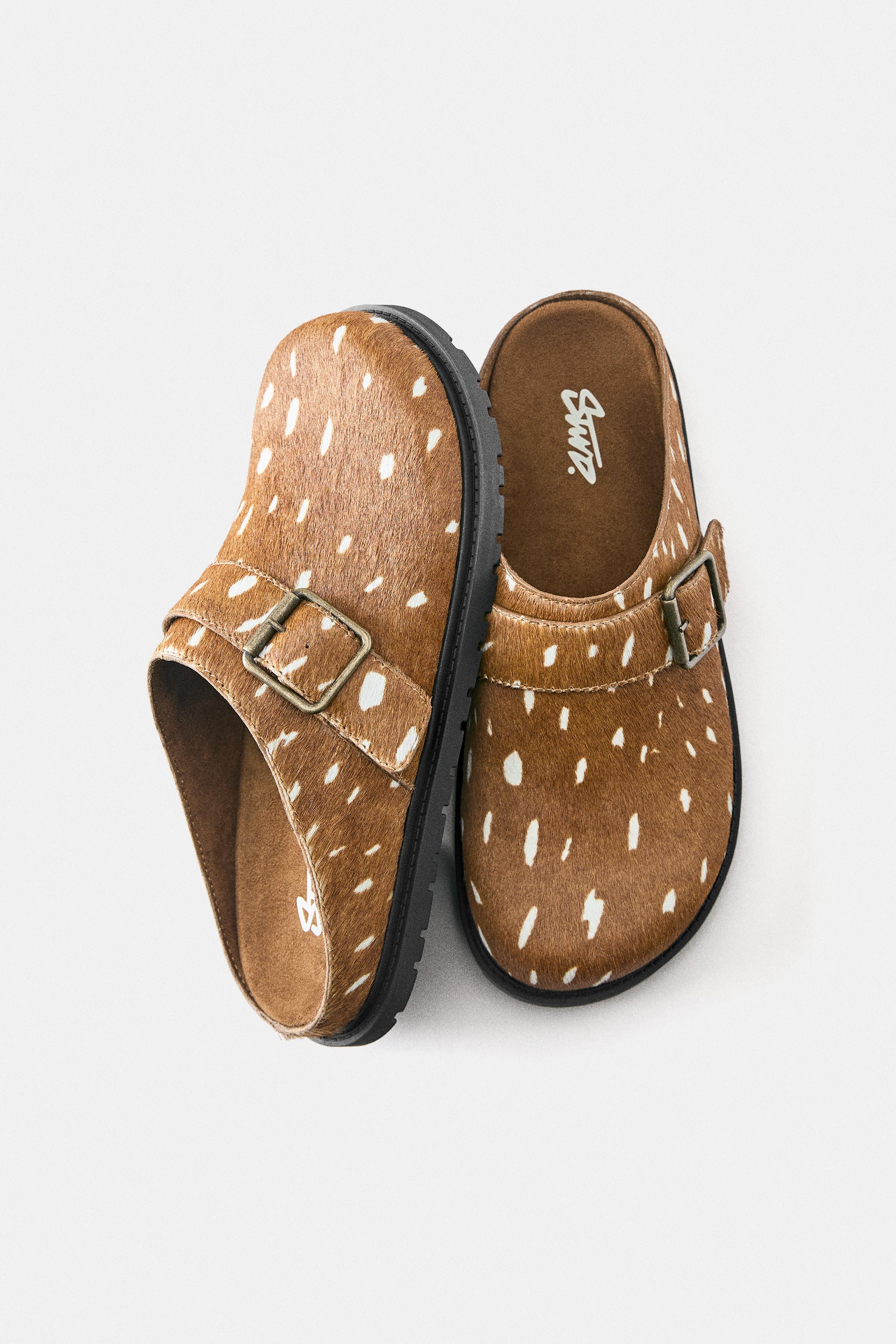 Leather buckle clogs — Brown