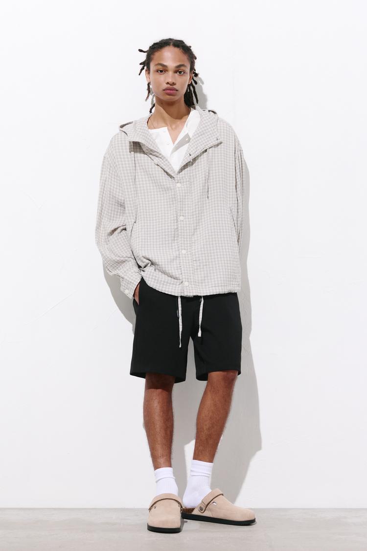 Piqué jogger Bermuda shorts — Black