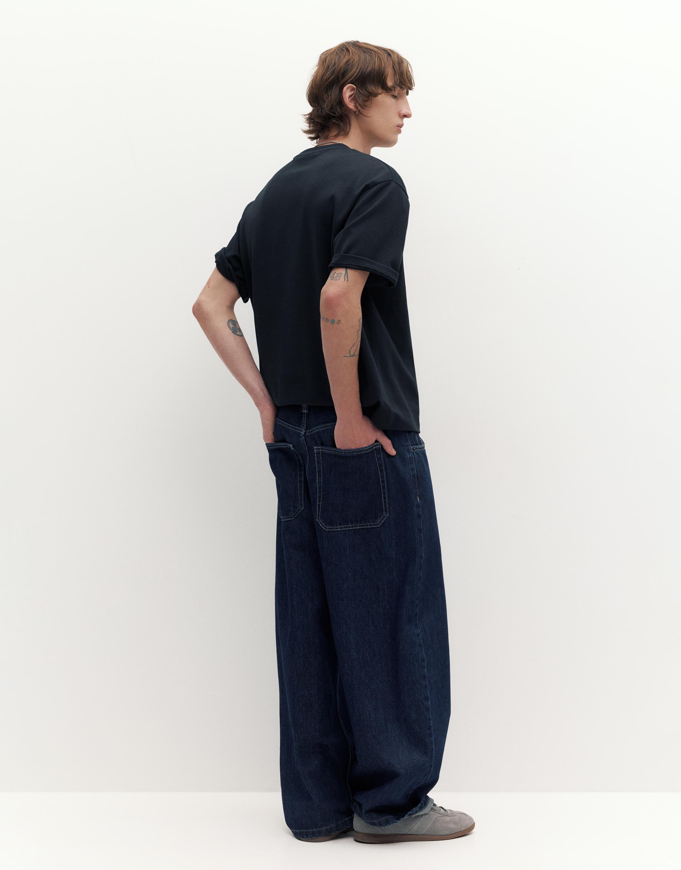 Boxy T-shirt — Black