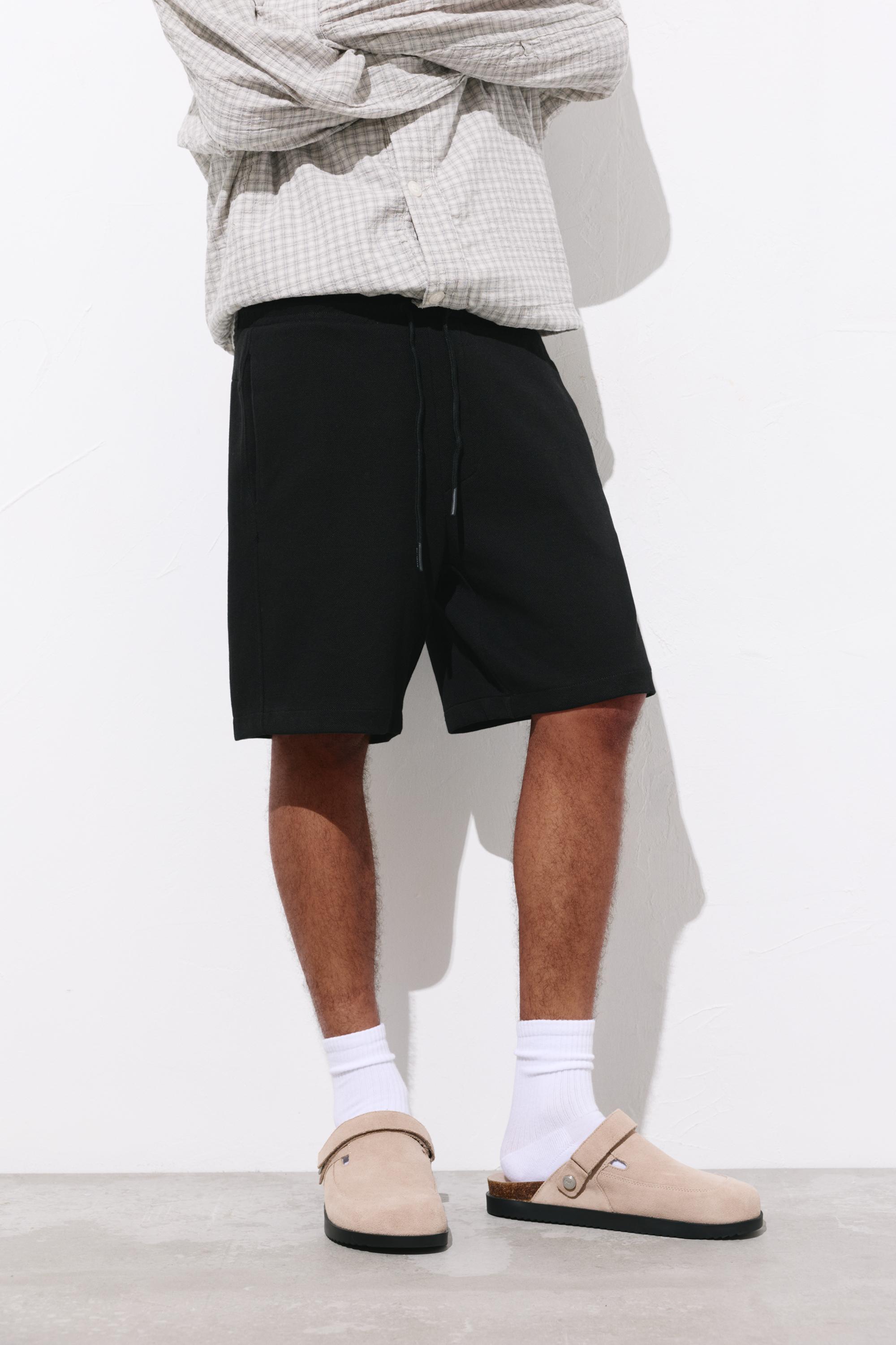 Piqué jogger Bermuda shorts — Black