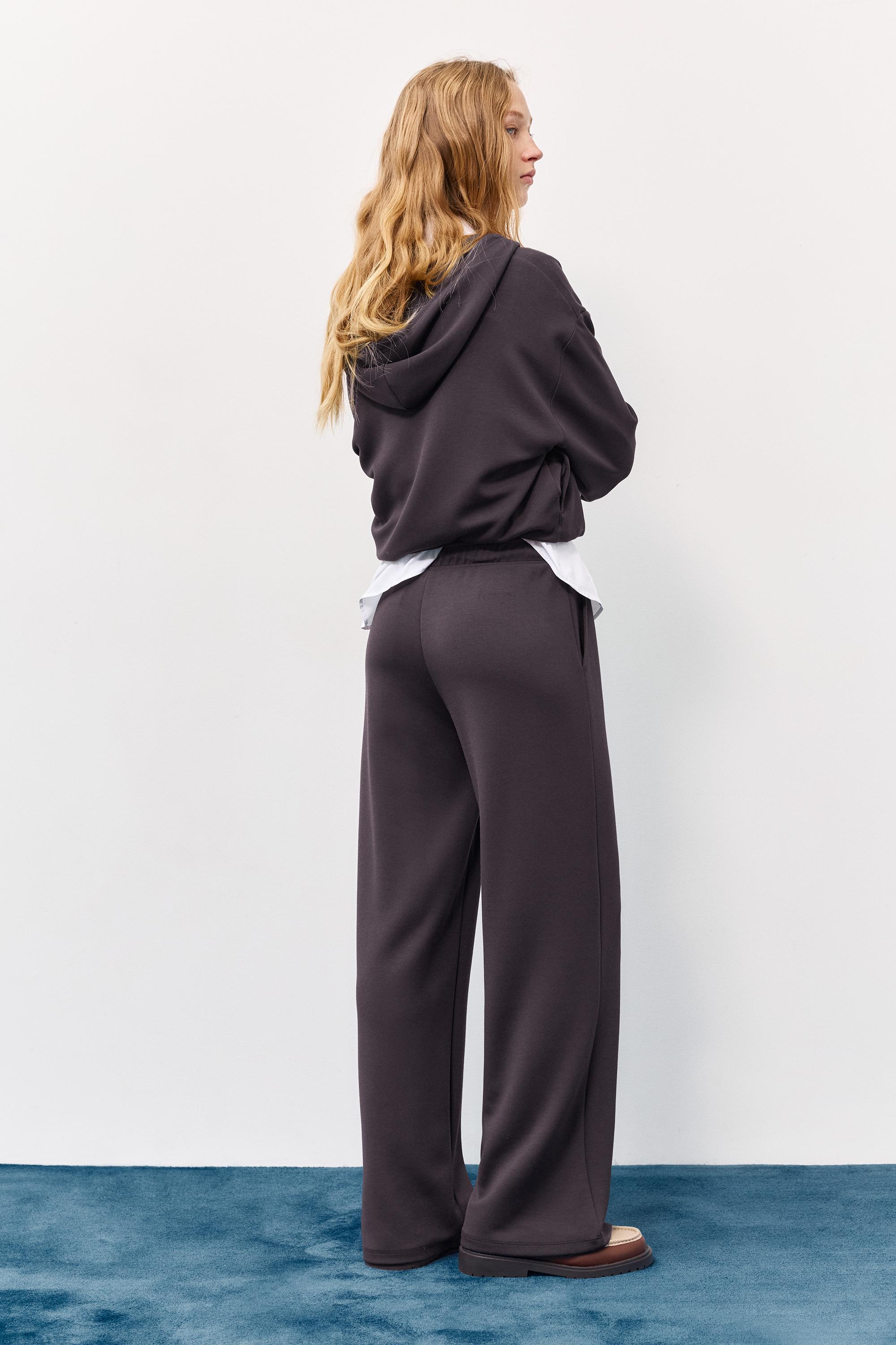 Yumuşak dokunuşlu geniş paça pantolon - Görsel 178