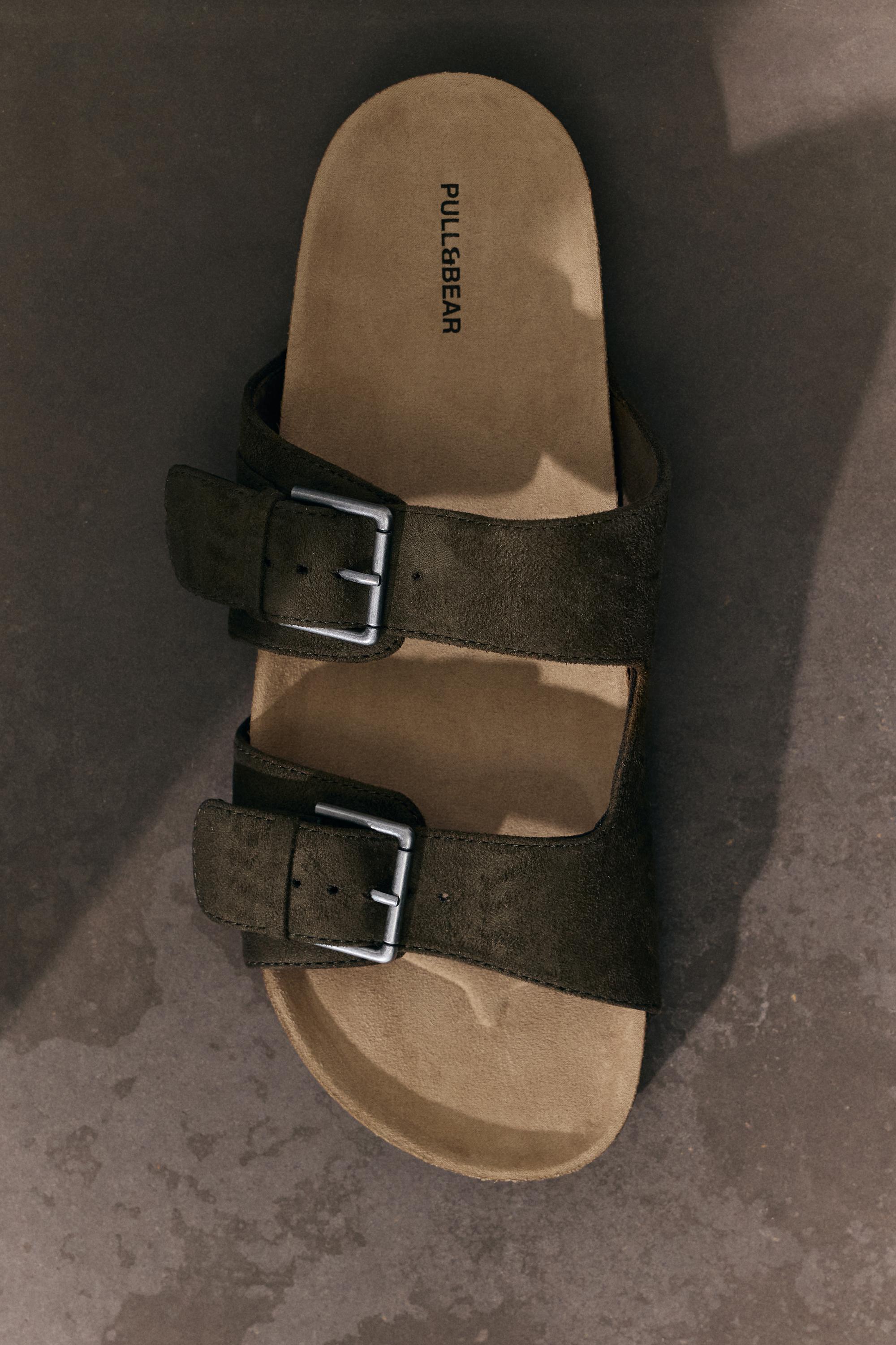 Buckled sandals — Khaki