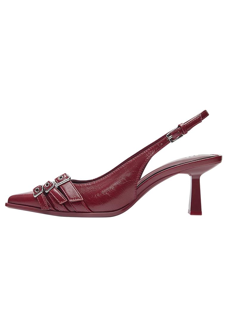 Buckled high-heel shoes — Red