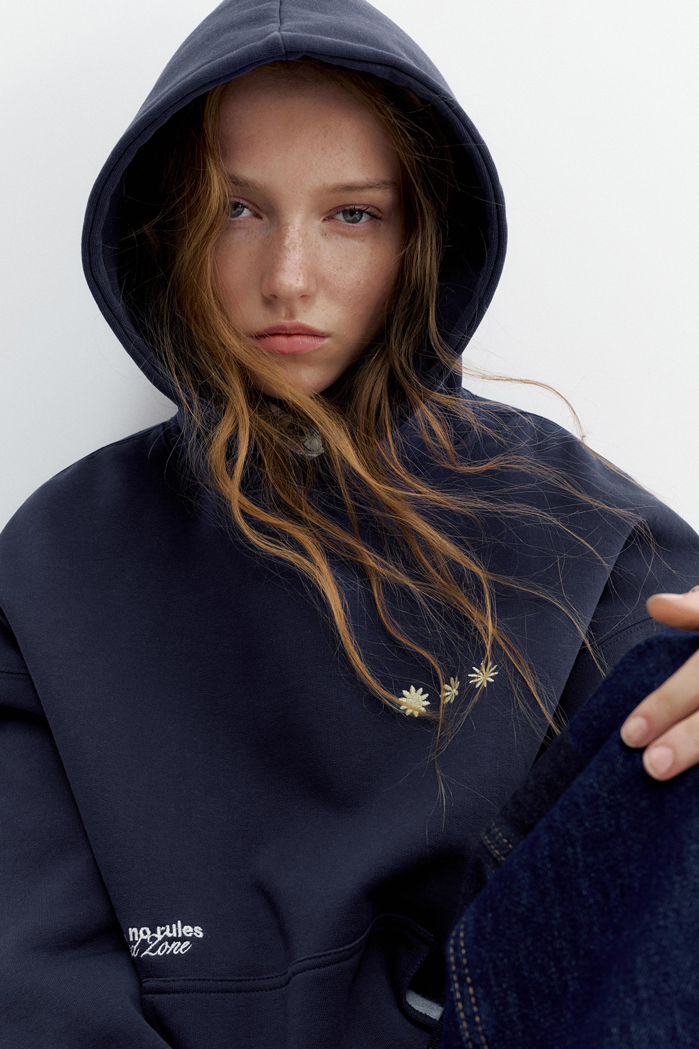 Hoodie with embroidered graphic — Ink blue