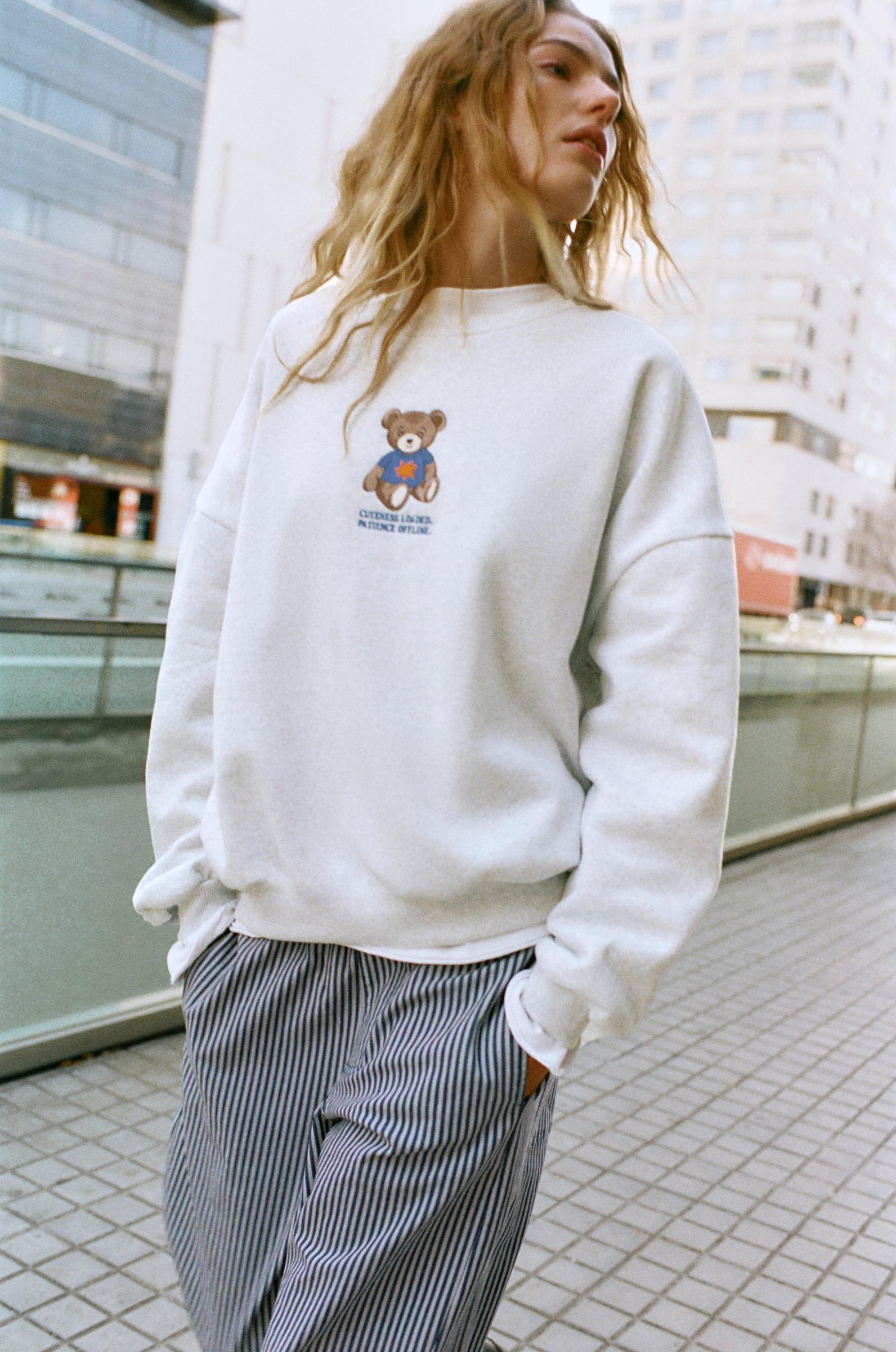 トップス PANTY-BEAR SWEATSHIRT Bear graphic crew neck sweatshirt | Pull&Bear United States