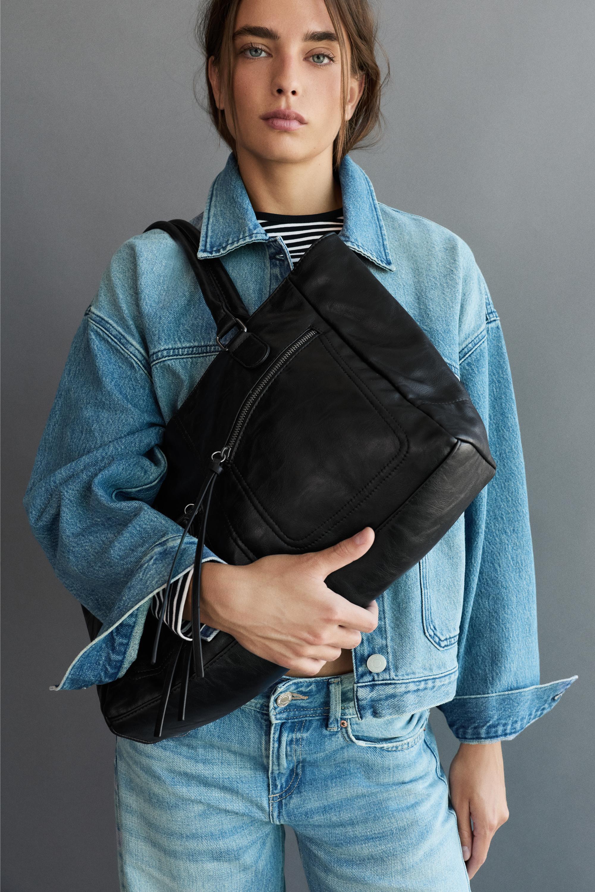 Zip detail tote bag — Black
