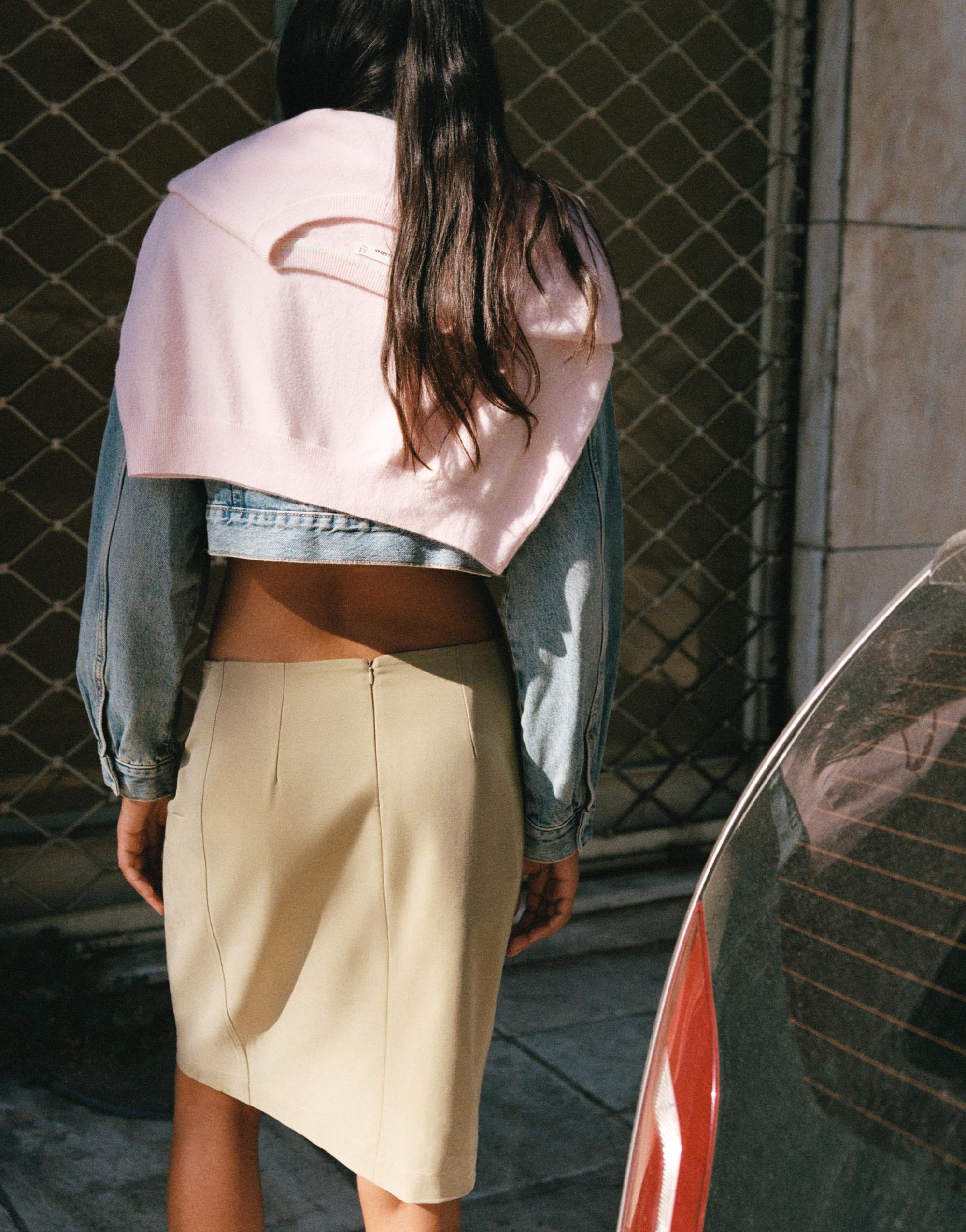 Straight buckle midi skirt — Medium camel