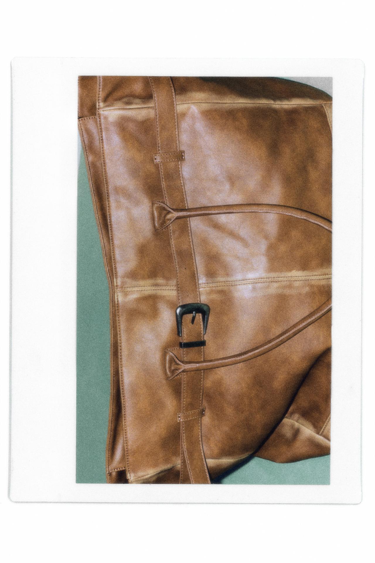 Distressed effect buckle tote bag — Brown