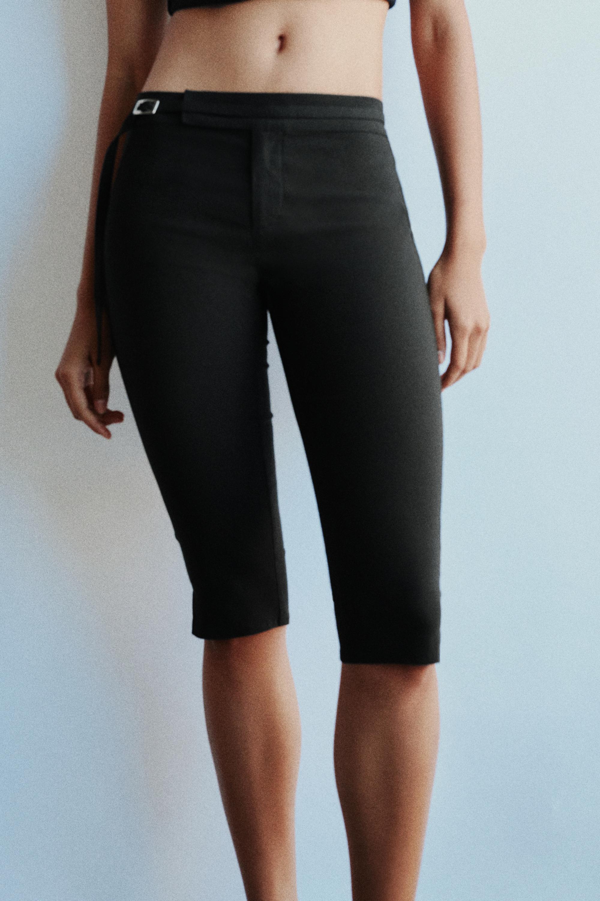 Belted capris — Black