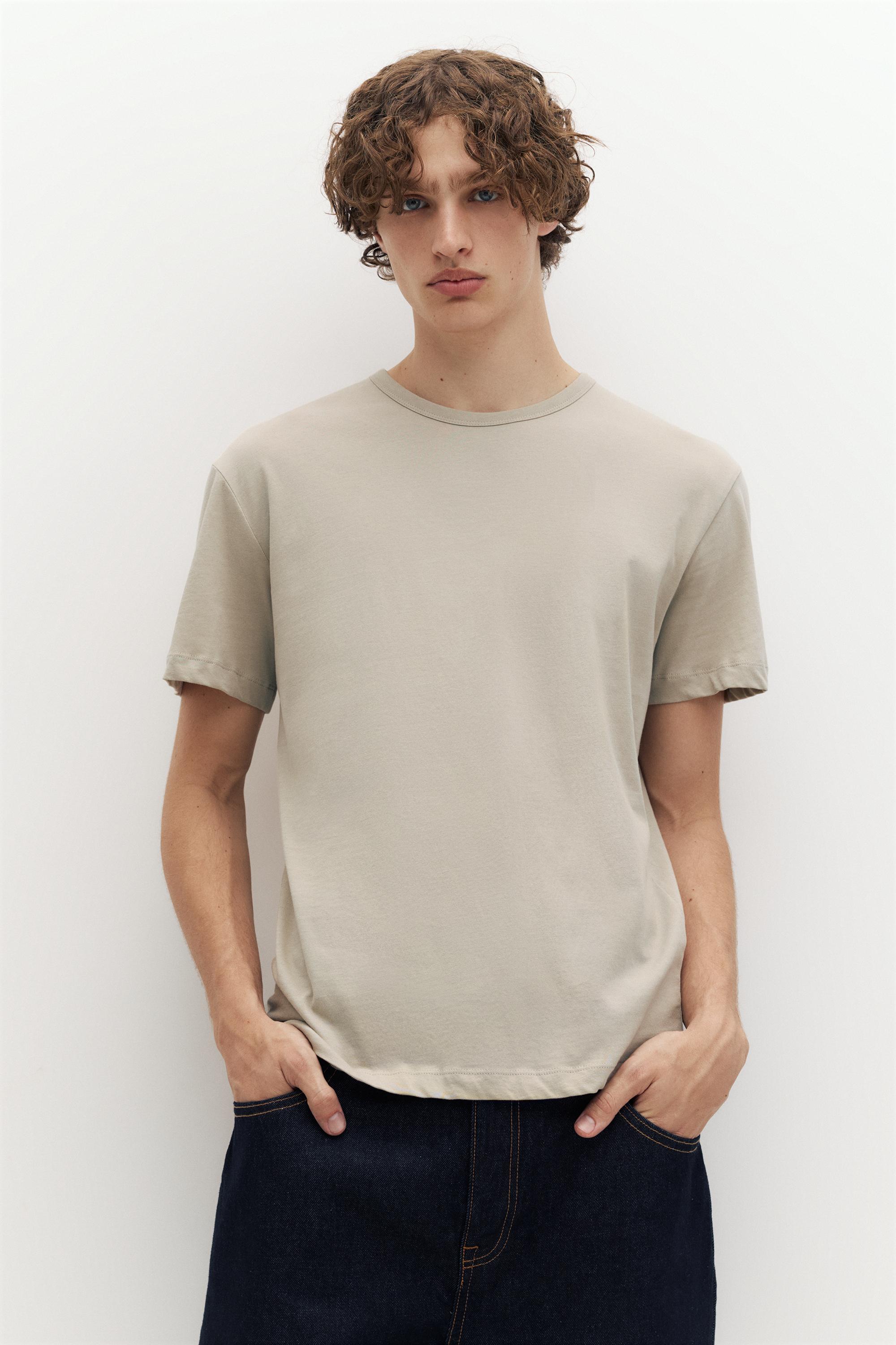 T-Shirt Básica Slim Fit