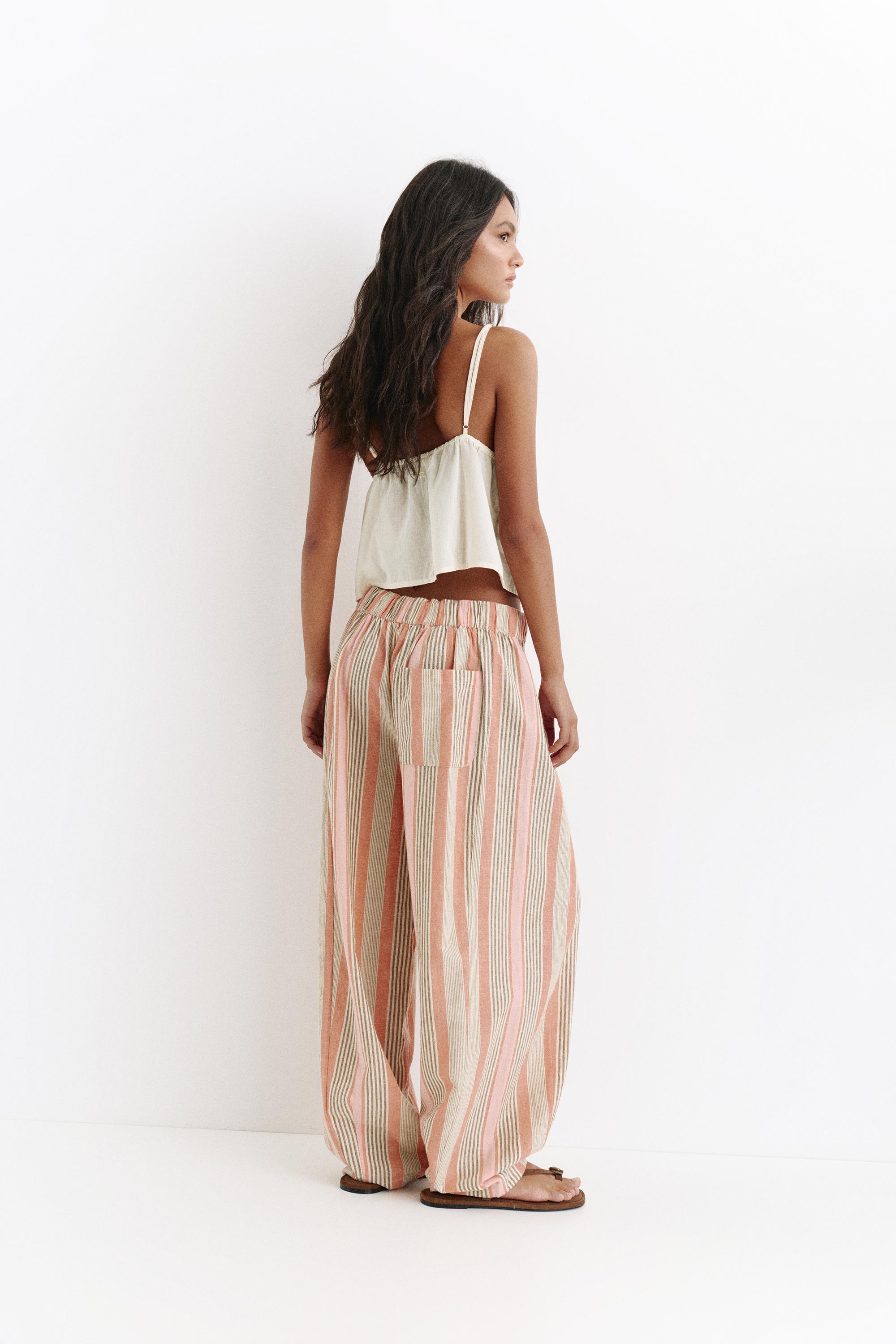 Strappy top with lace trim — Beige