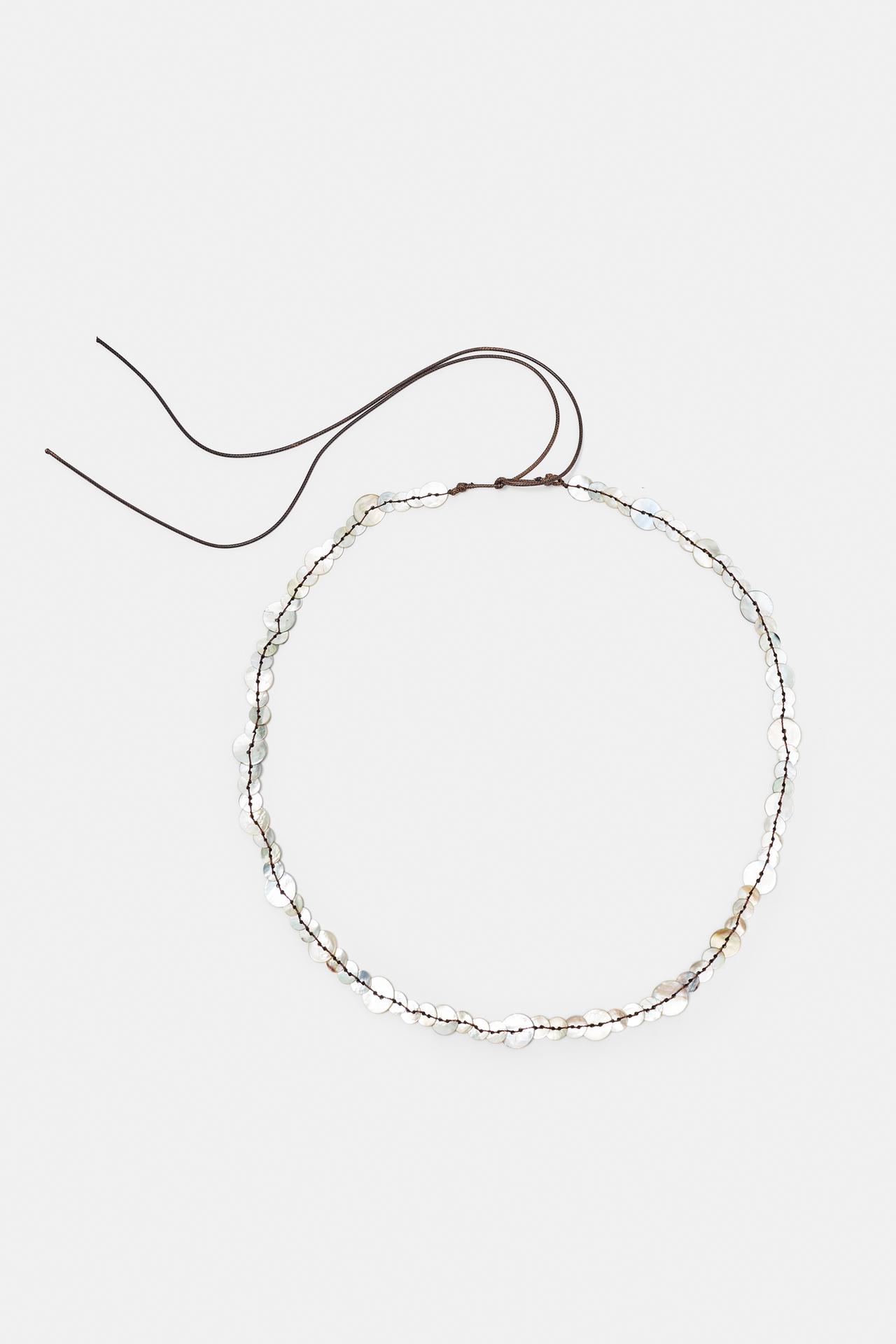 Mother-of-pearl-effect button belt — Ecru
