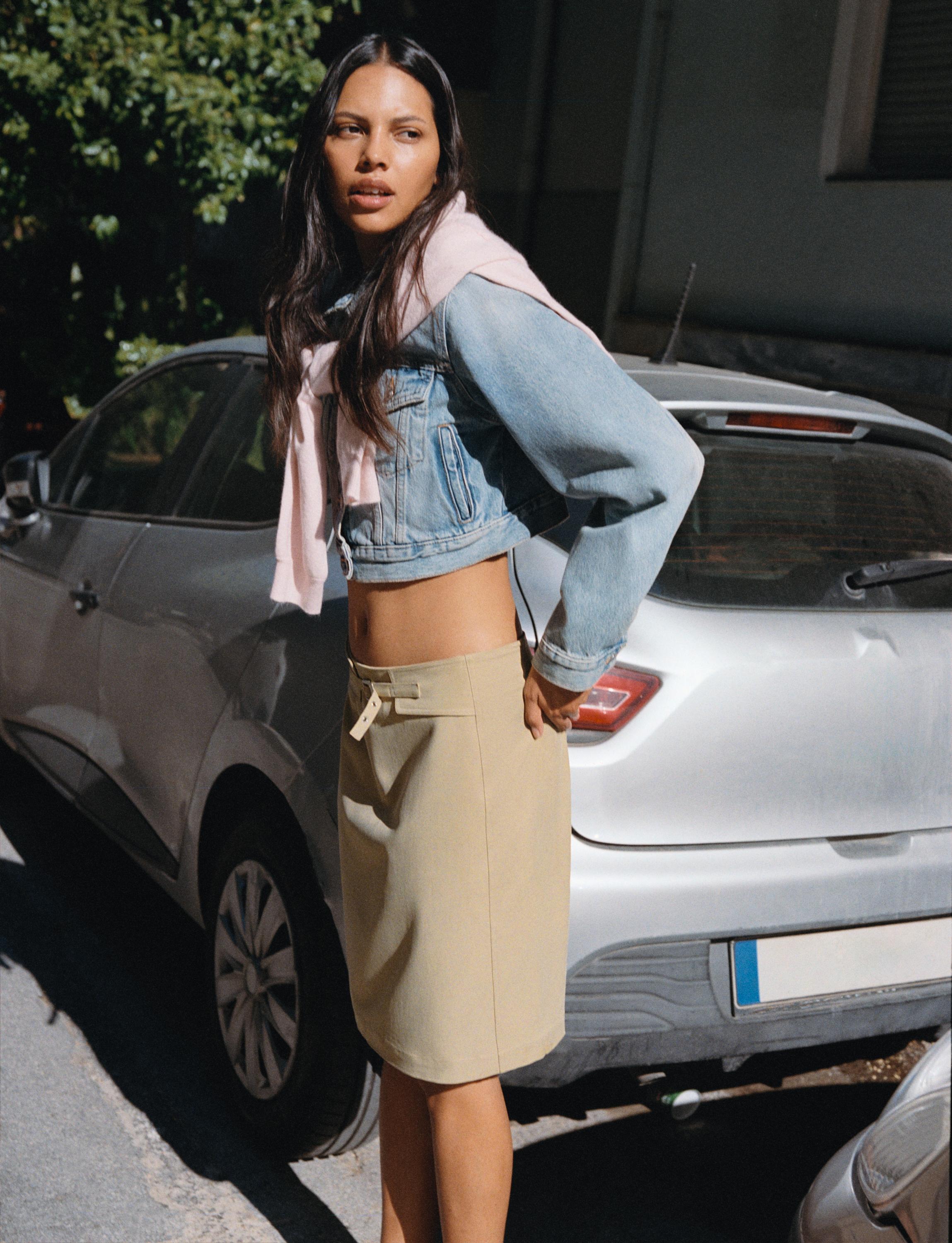 Straight buckle midi skirt — Medium camel