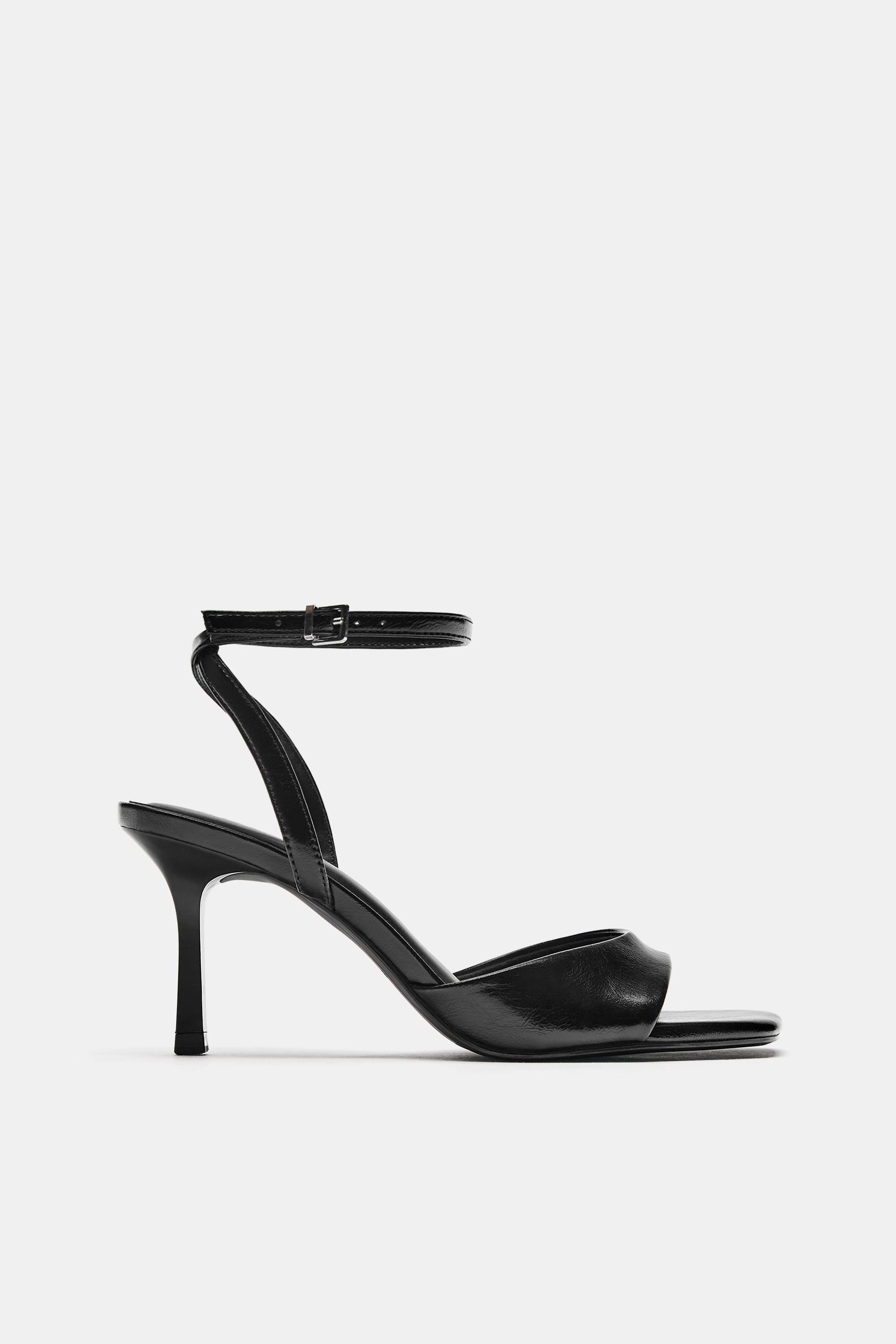 Heeled sandals — Black