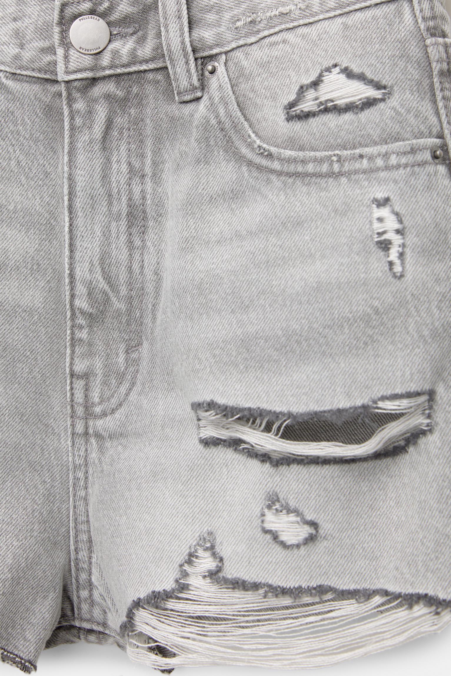Denim shorts with frayed hems — Grey