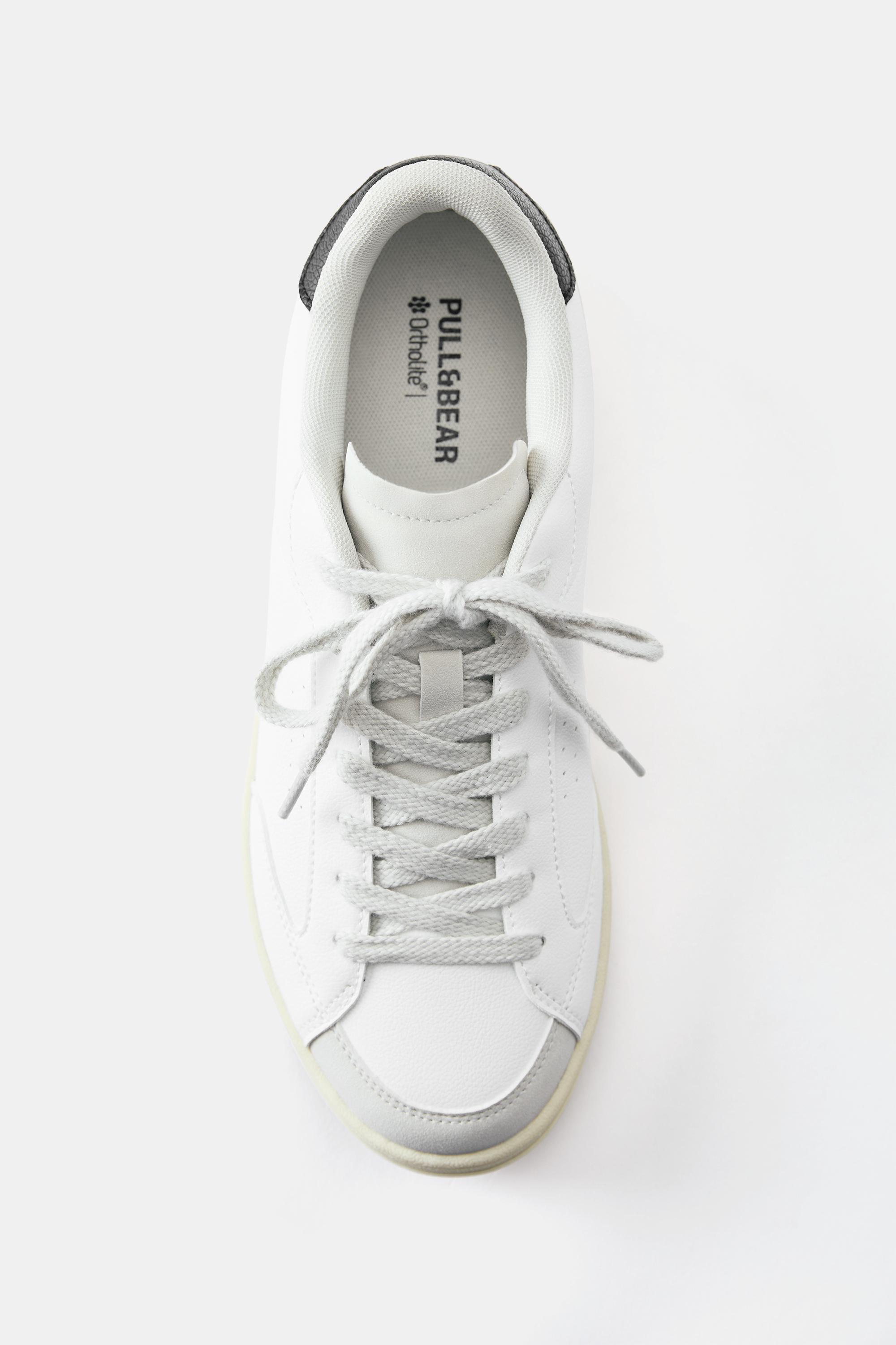 Casual trainers — White