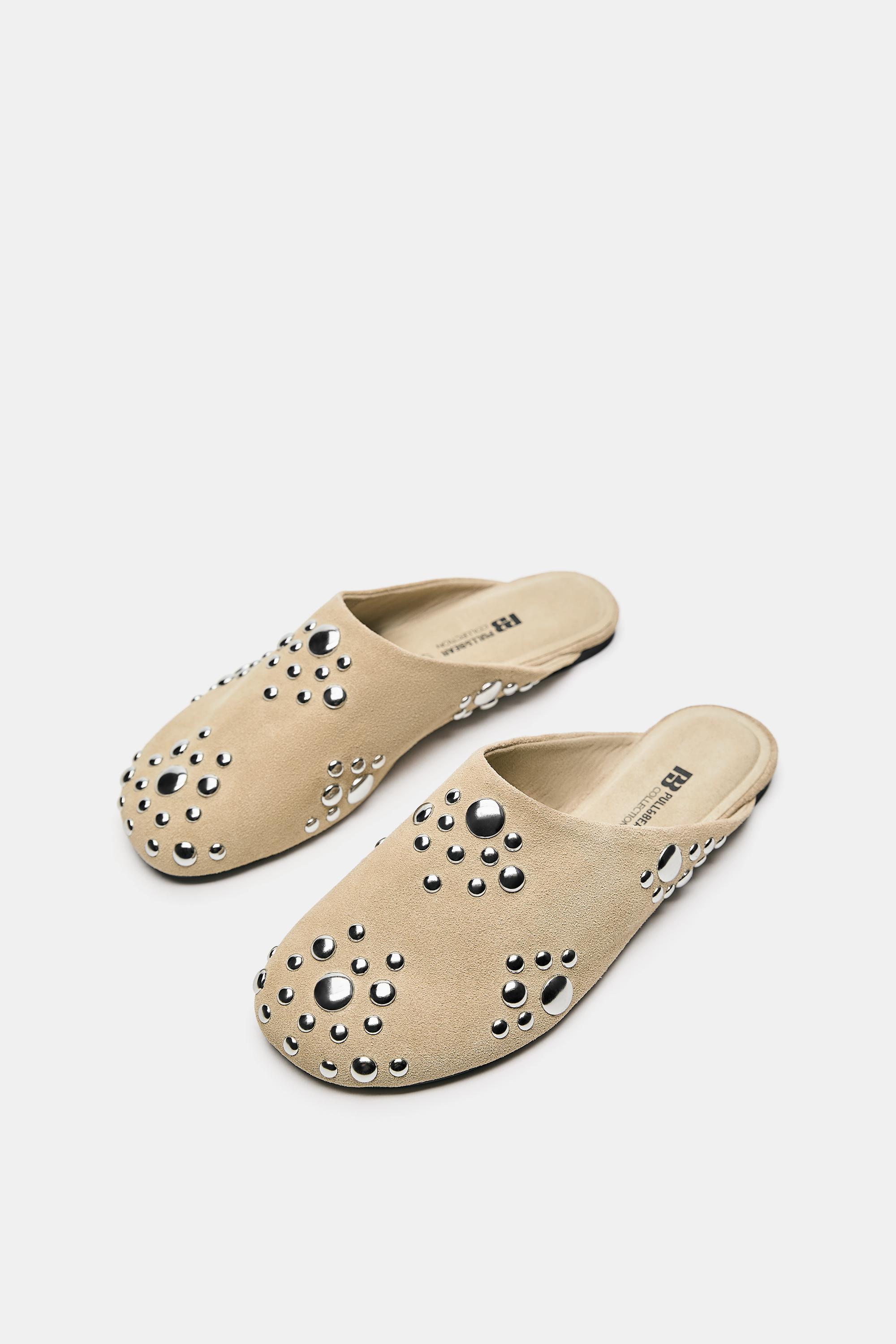Studded leather mules — Sand