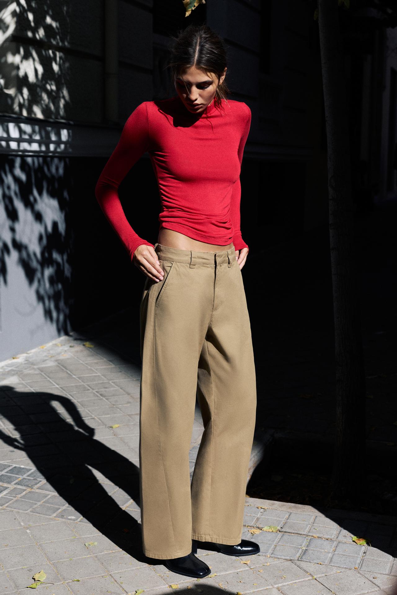 Red top with gathered sides — 0-964