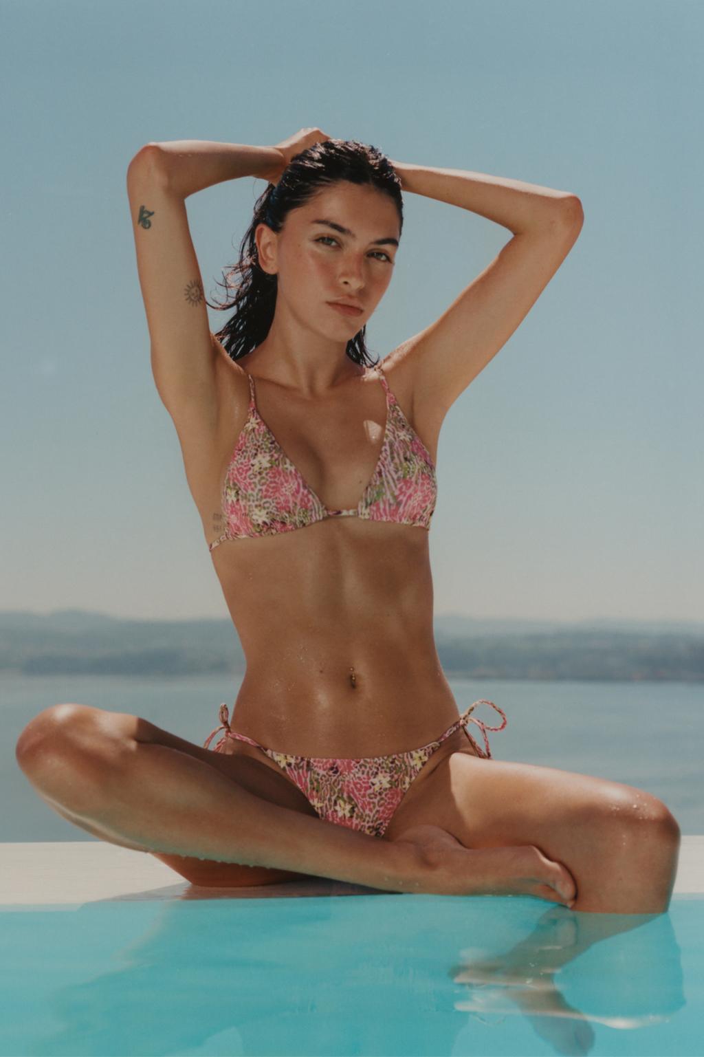 Floral and animal print bikini top pull&bear