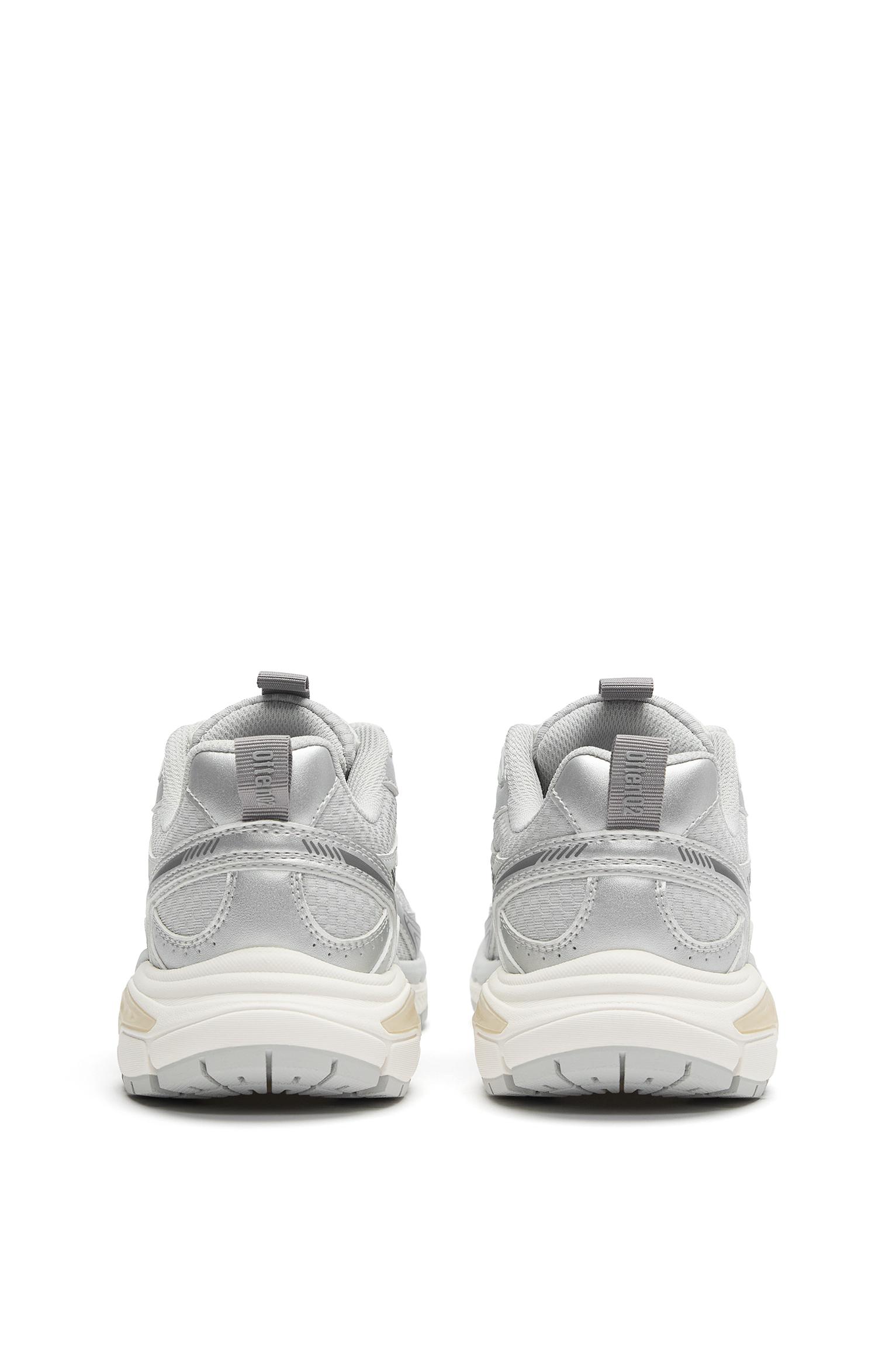 Often 02 trainers — Silver