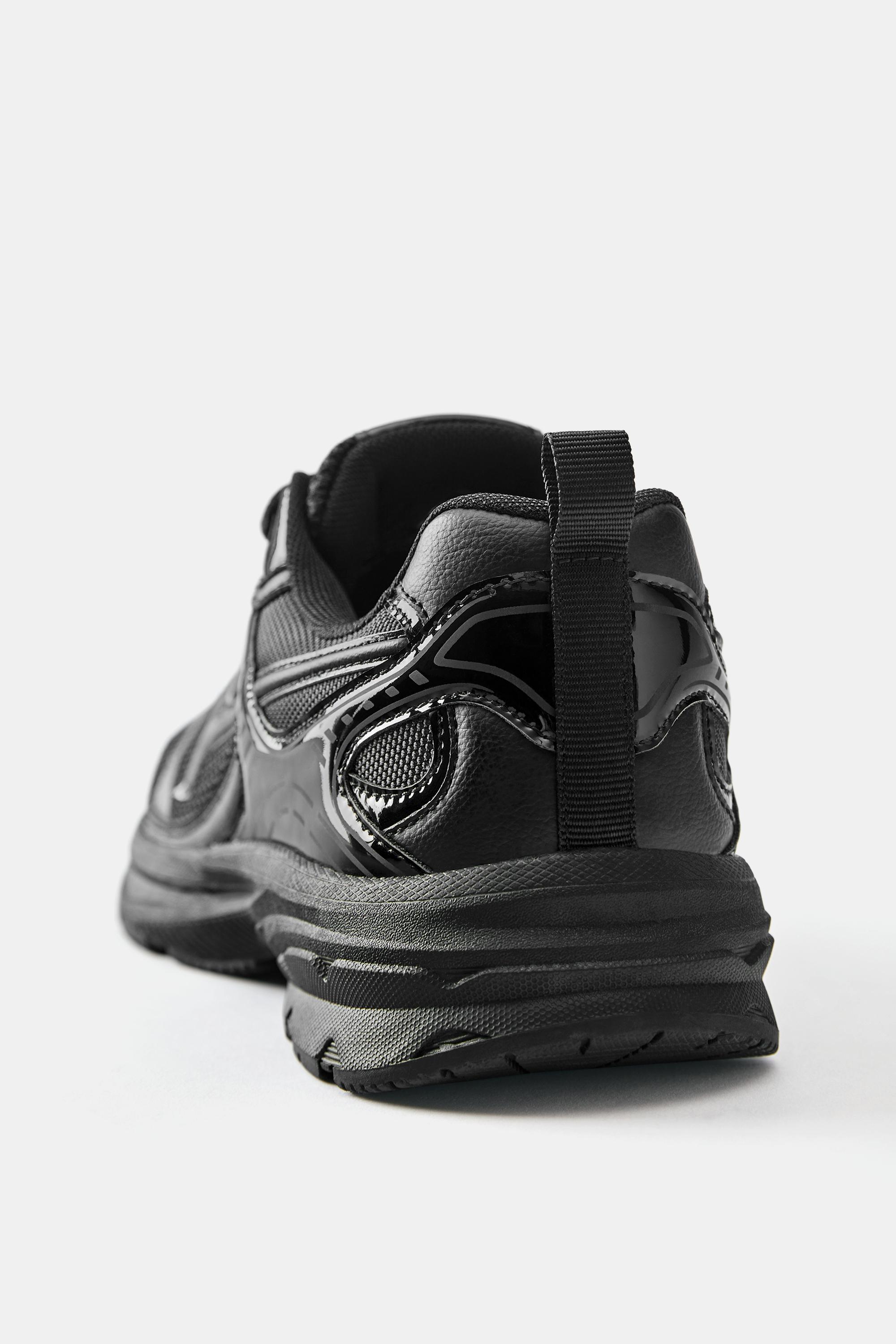 Multi-piece trainers — Black