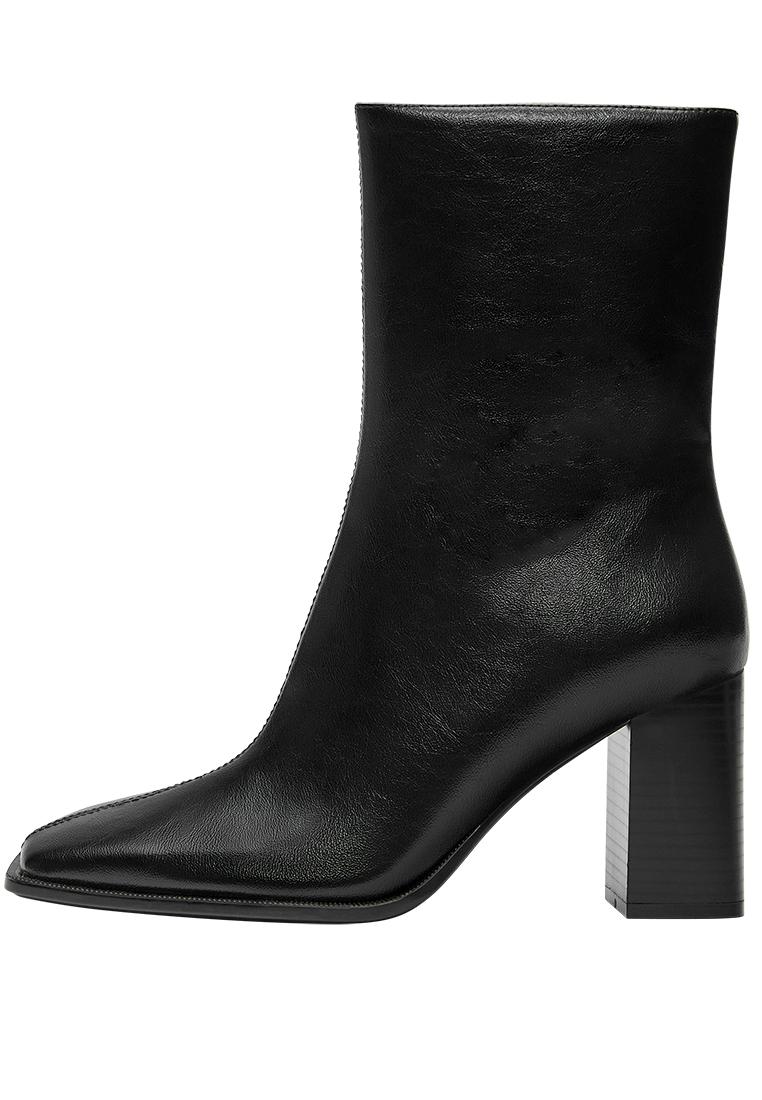 High-heel ankle boots — Black