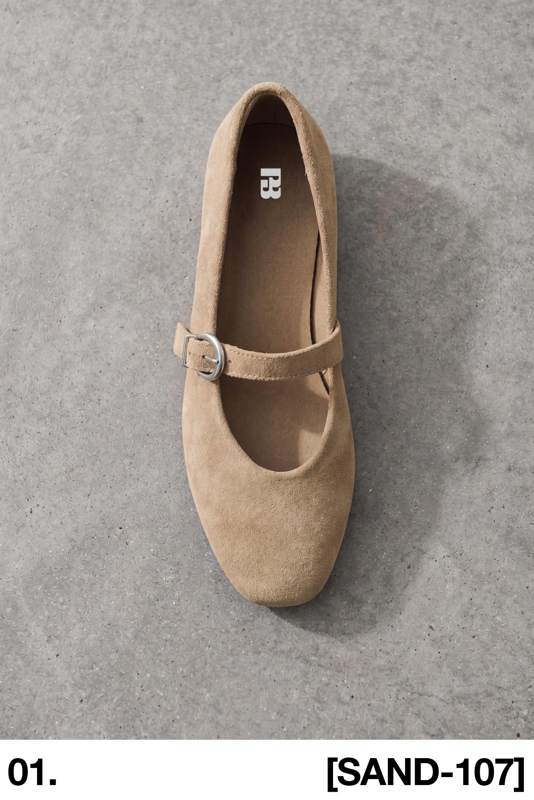 Leather ballerinas — Sand