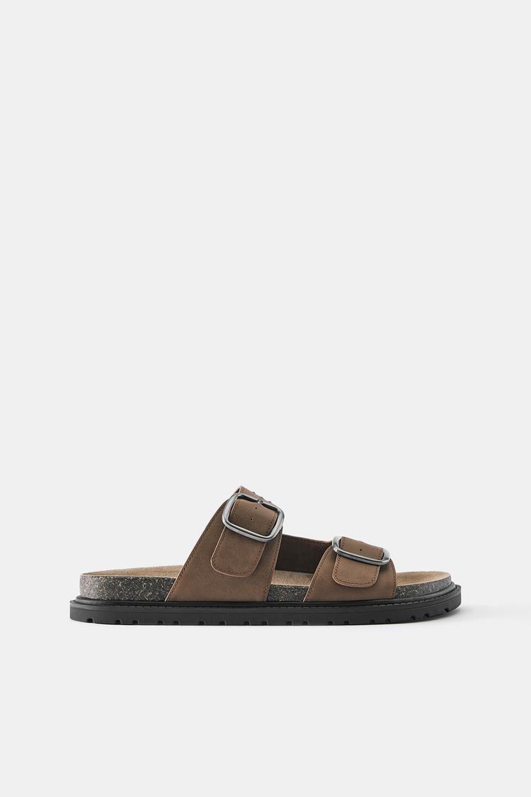 Studded buckle sandals — Brown