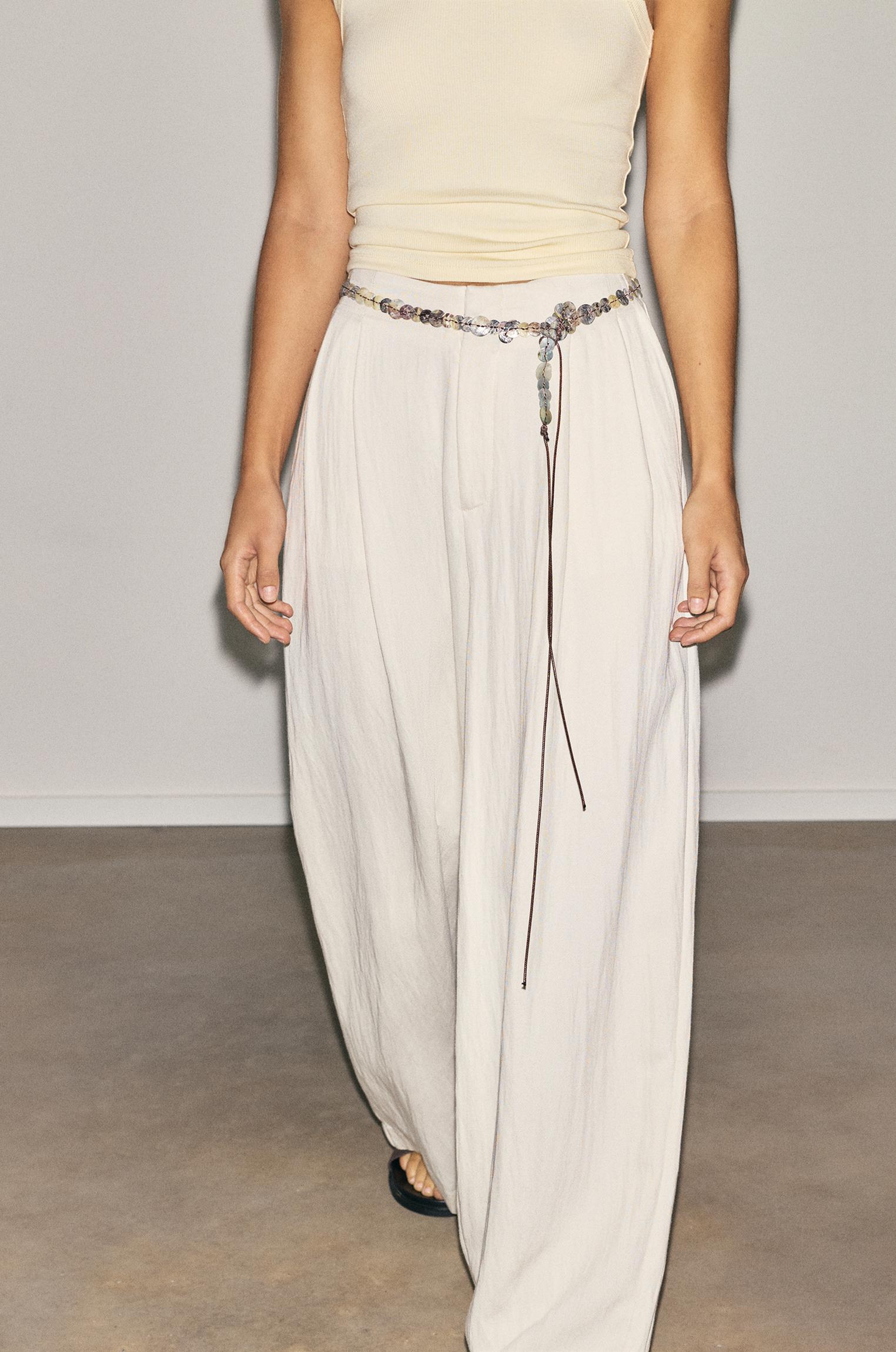 Mother-of-pearl-effect button belt — Ecru