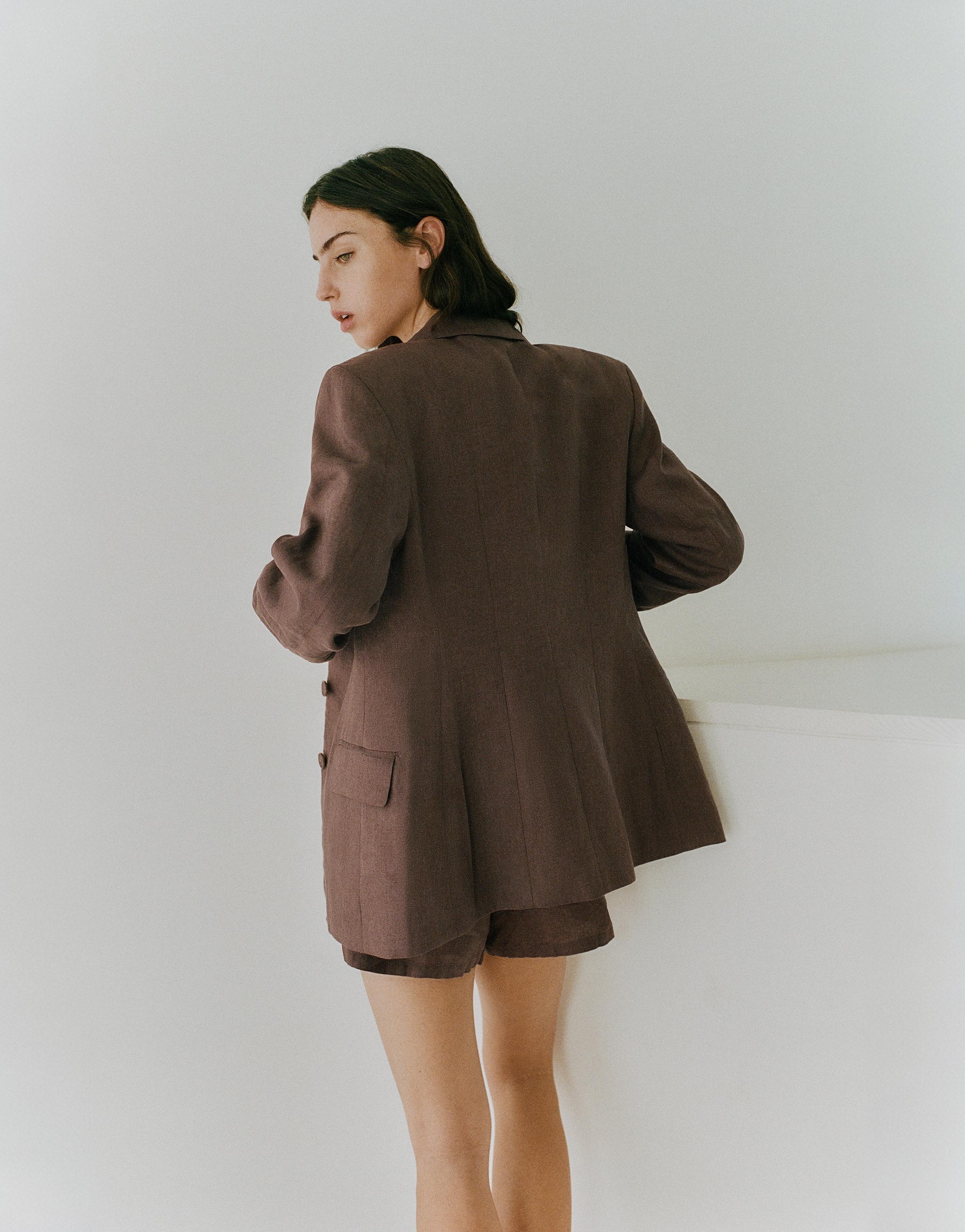 100% linen fitted blazer — Taupe