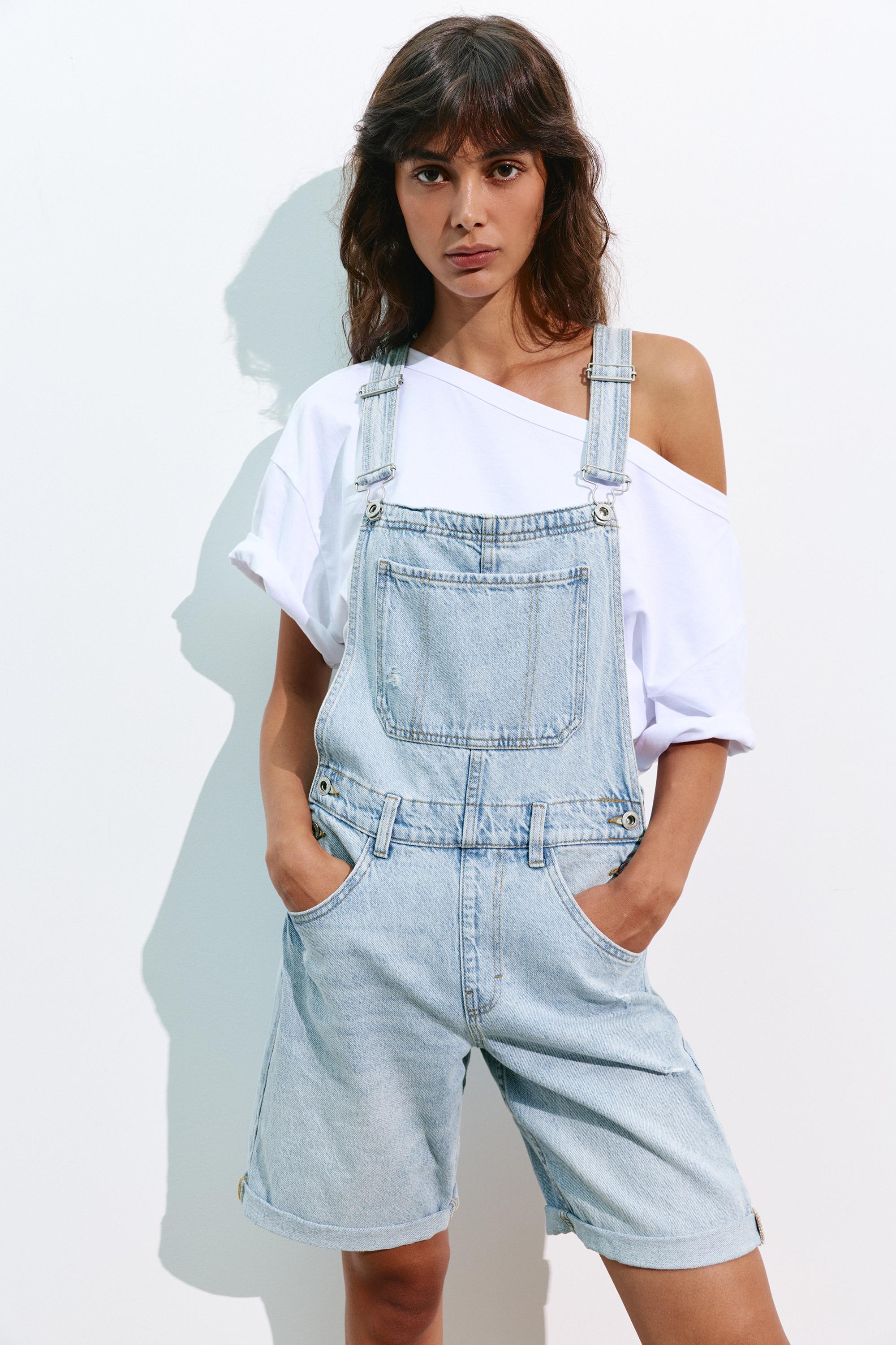 Short denim dungarees — Pale blue