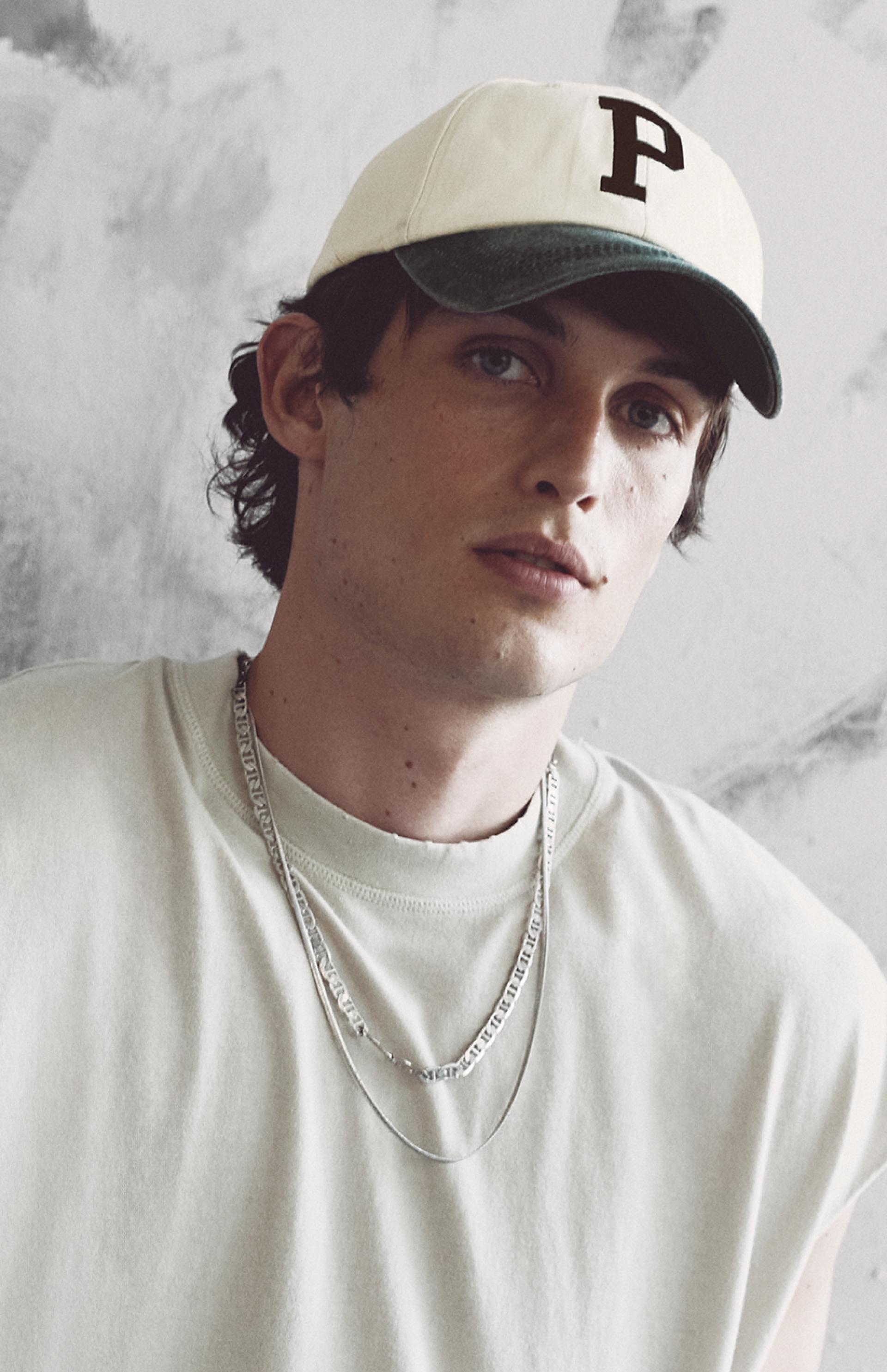 P embroidered cap — Grey