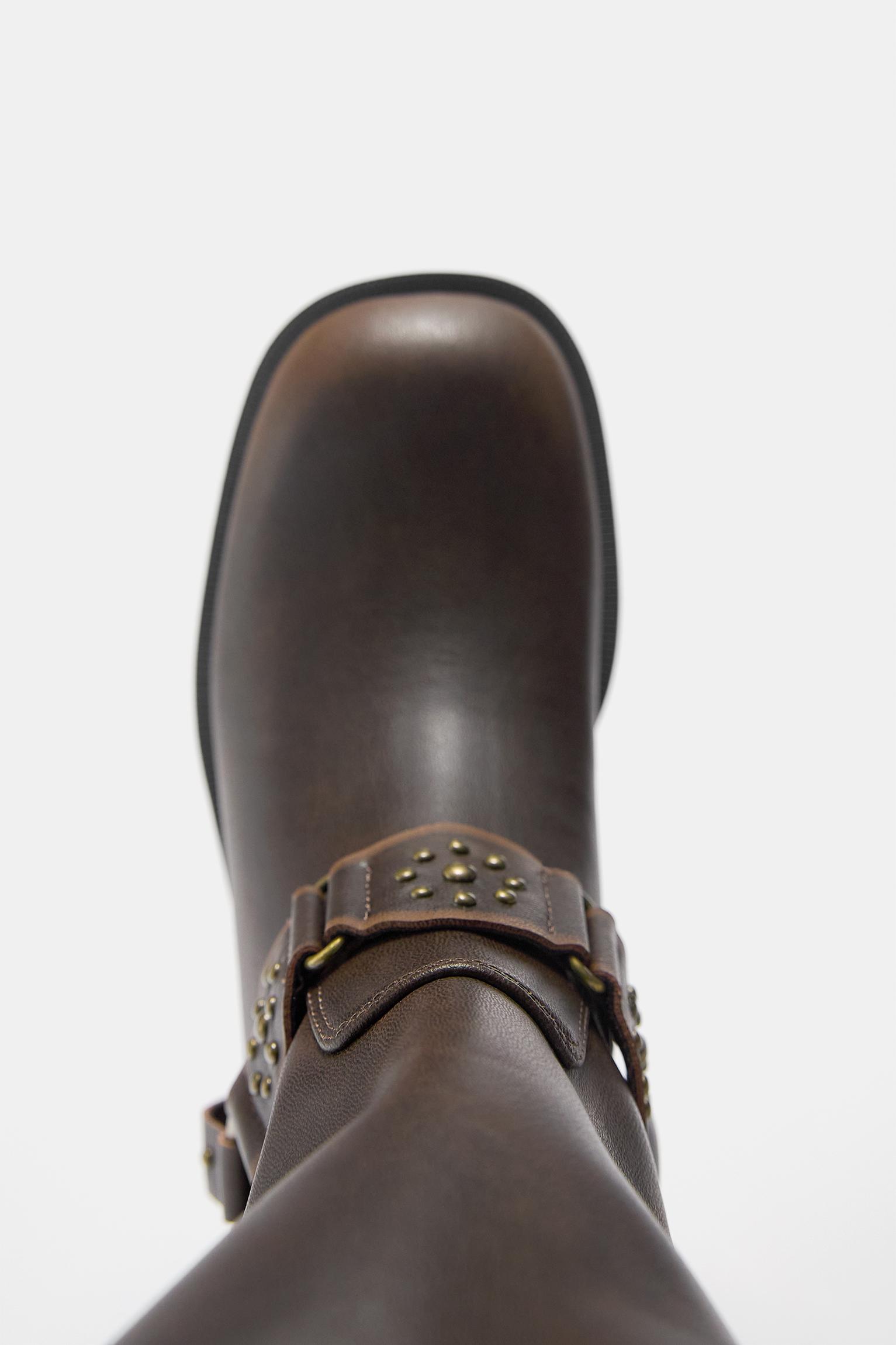 Studded biker boots — Brown
