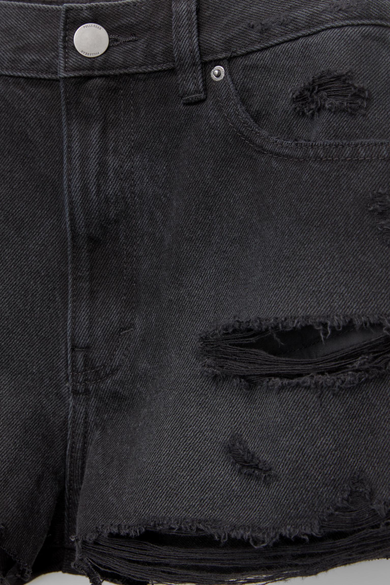 Yırtık detaylı denim şort - Görsel 3