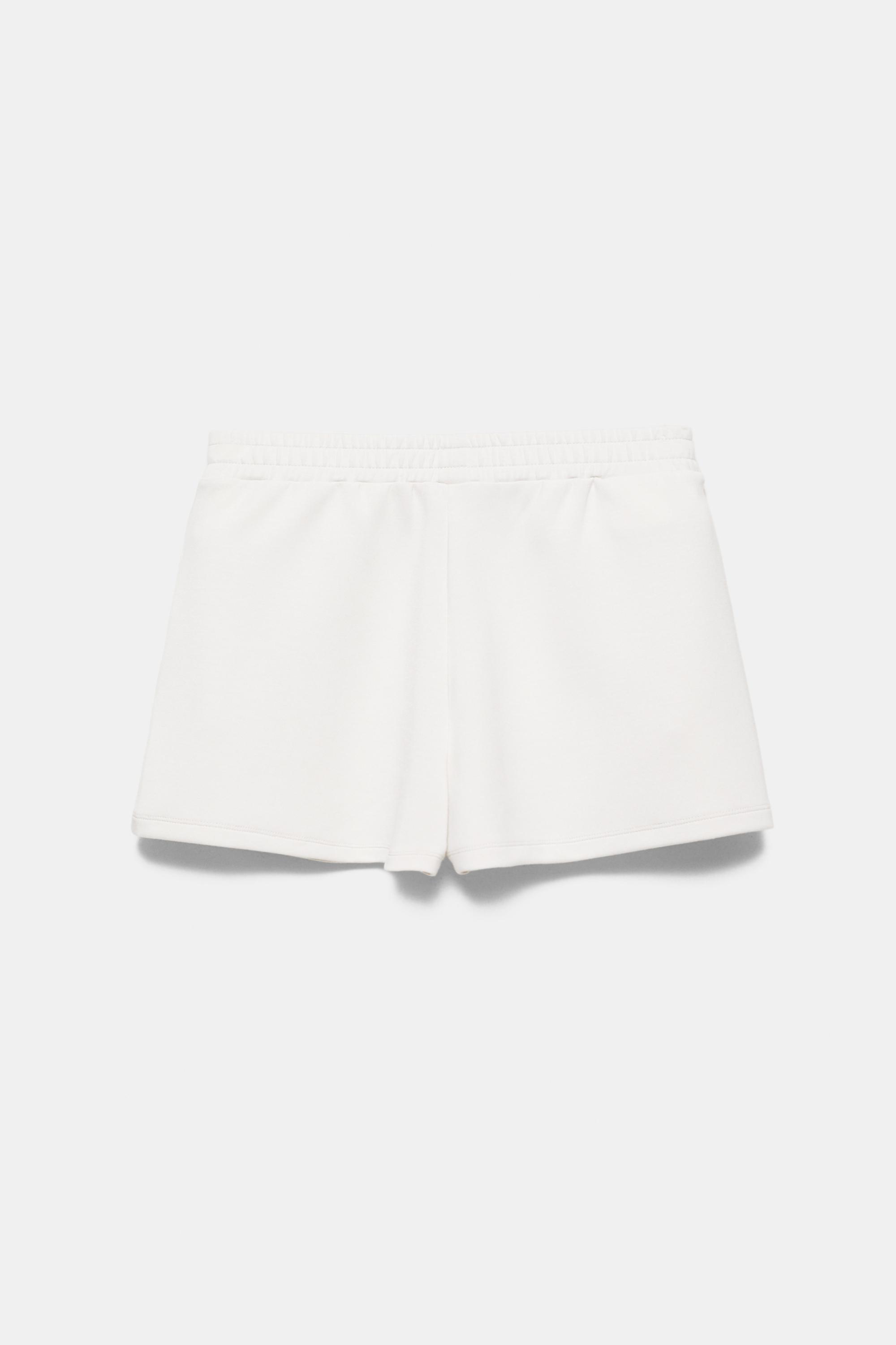 Soft touch sports shorts — Ecru