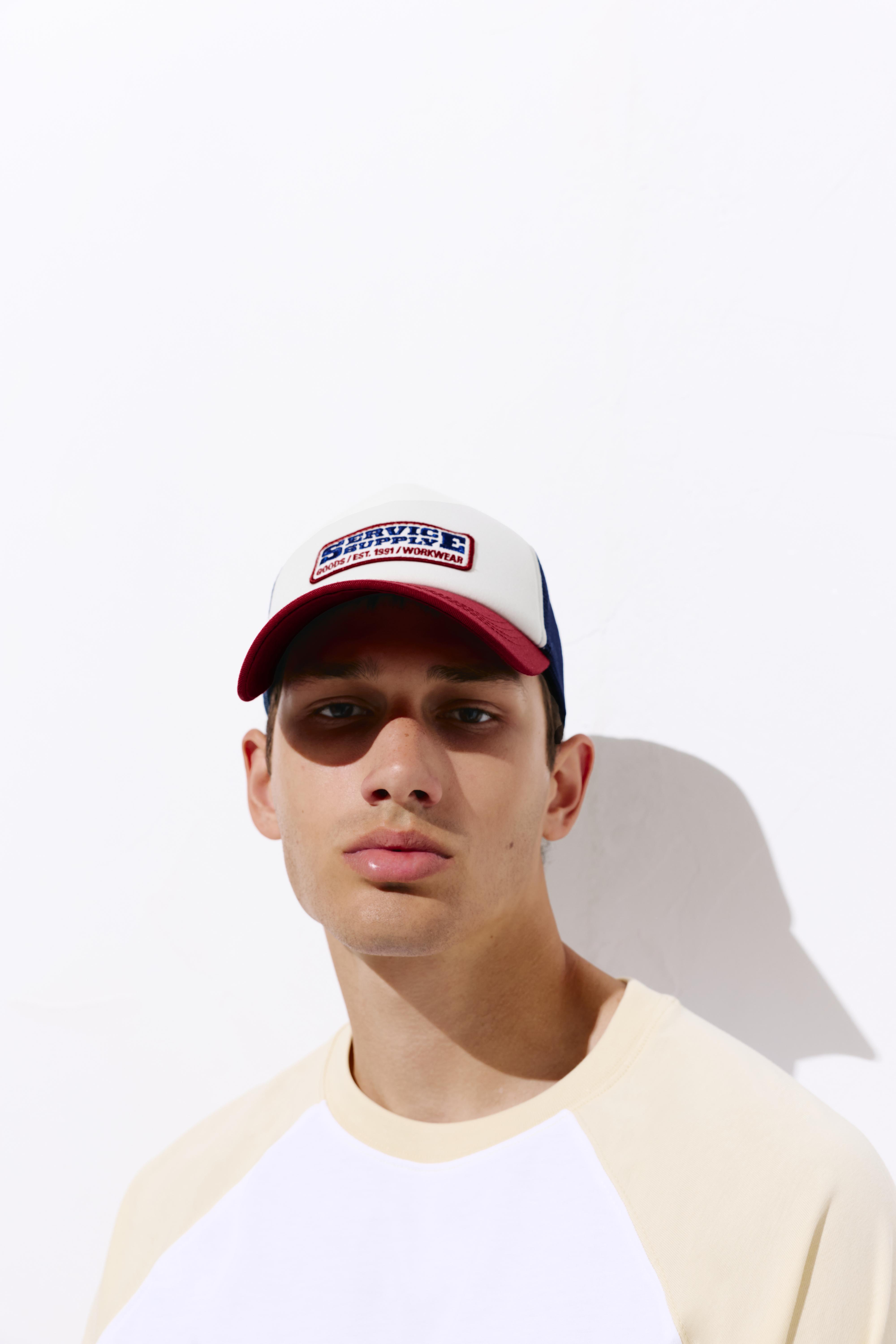 Service Supply trucker cap — Red