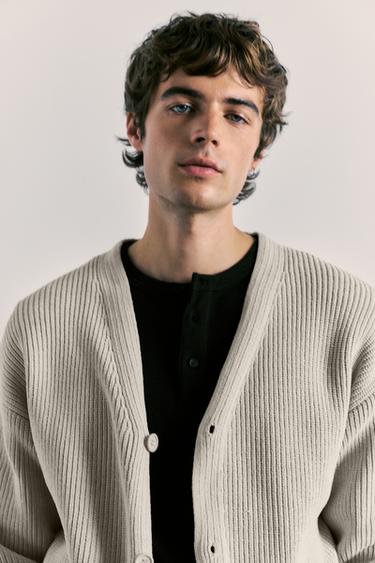 Buttoned cardigan — Sand 4