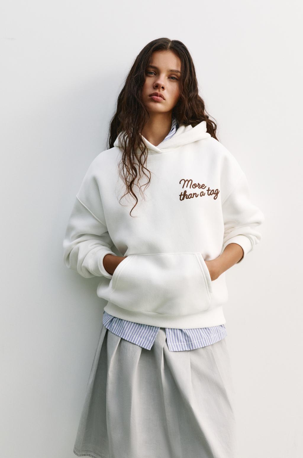 Sweat à capuche avec texte pull&bear