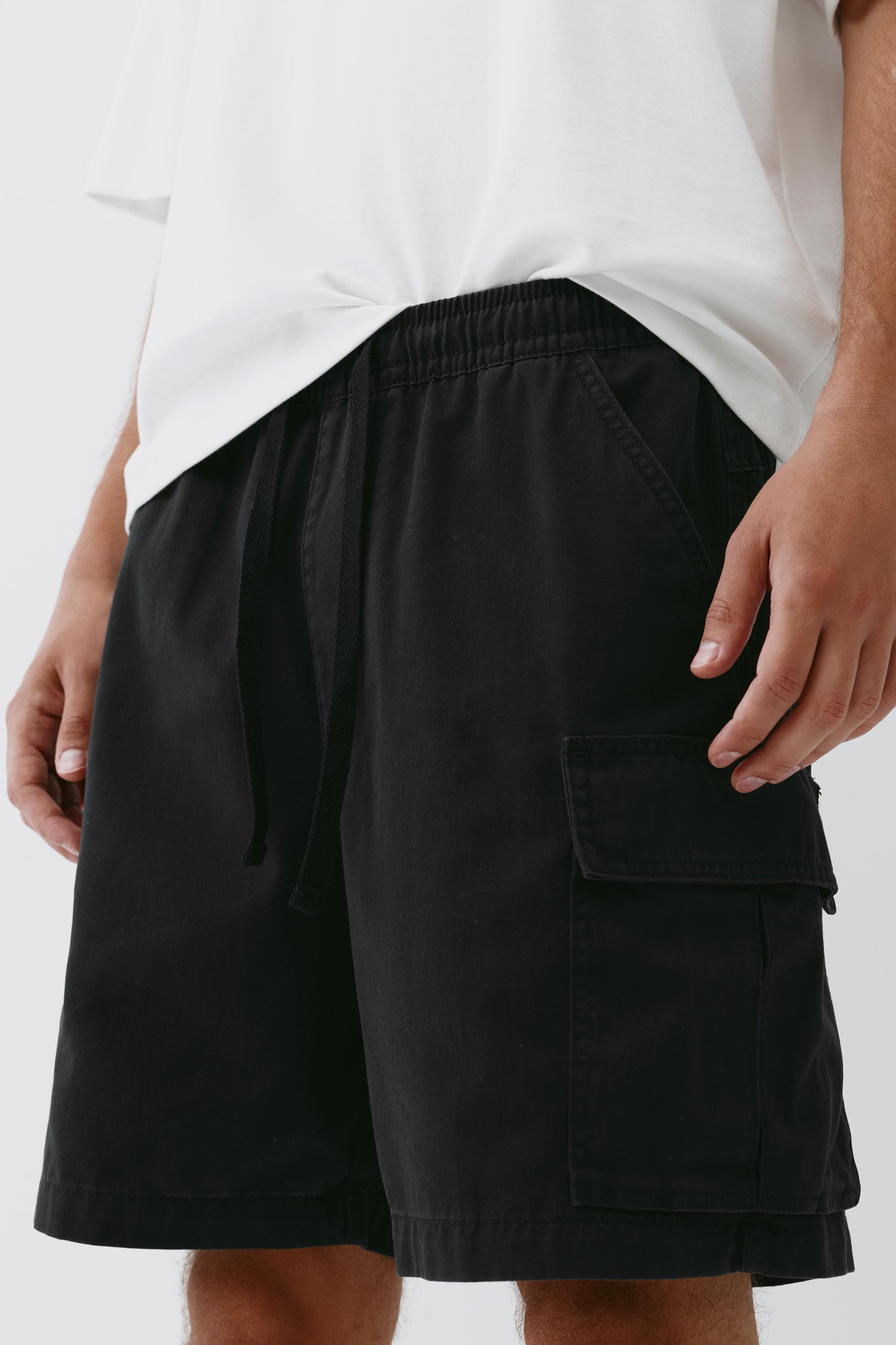 Cargo Bermuda shorts — Black