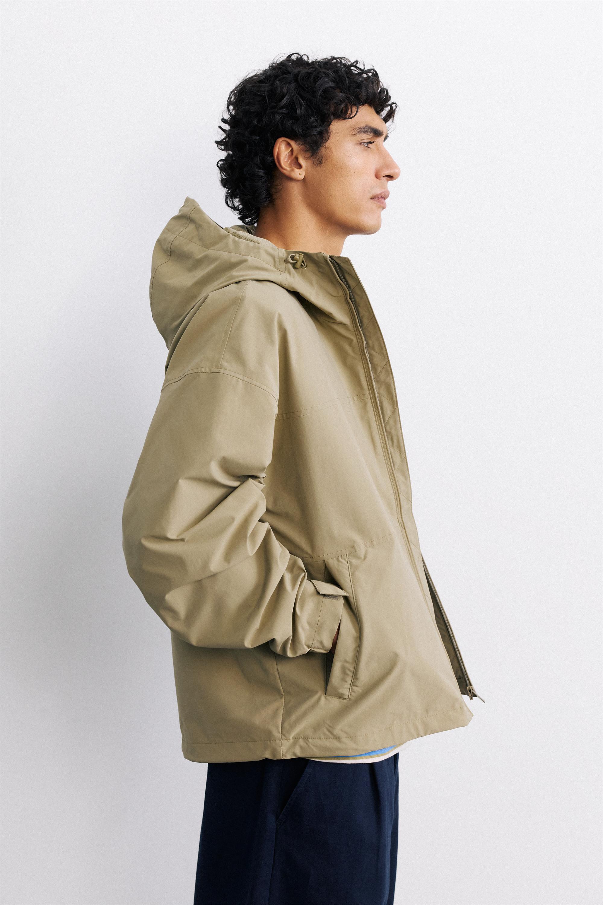 Lightweight hooded raincoat — Sand